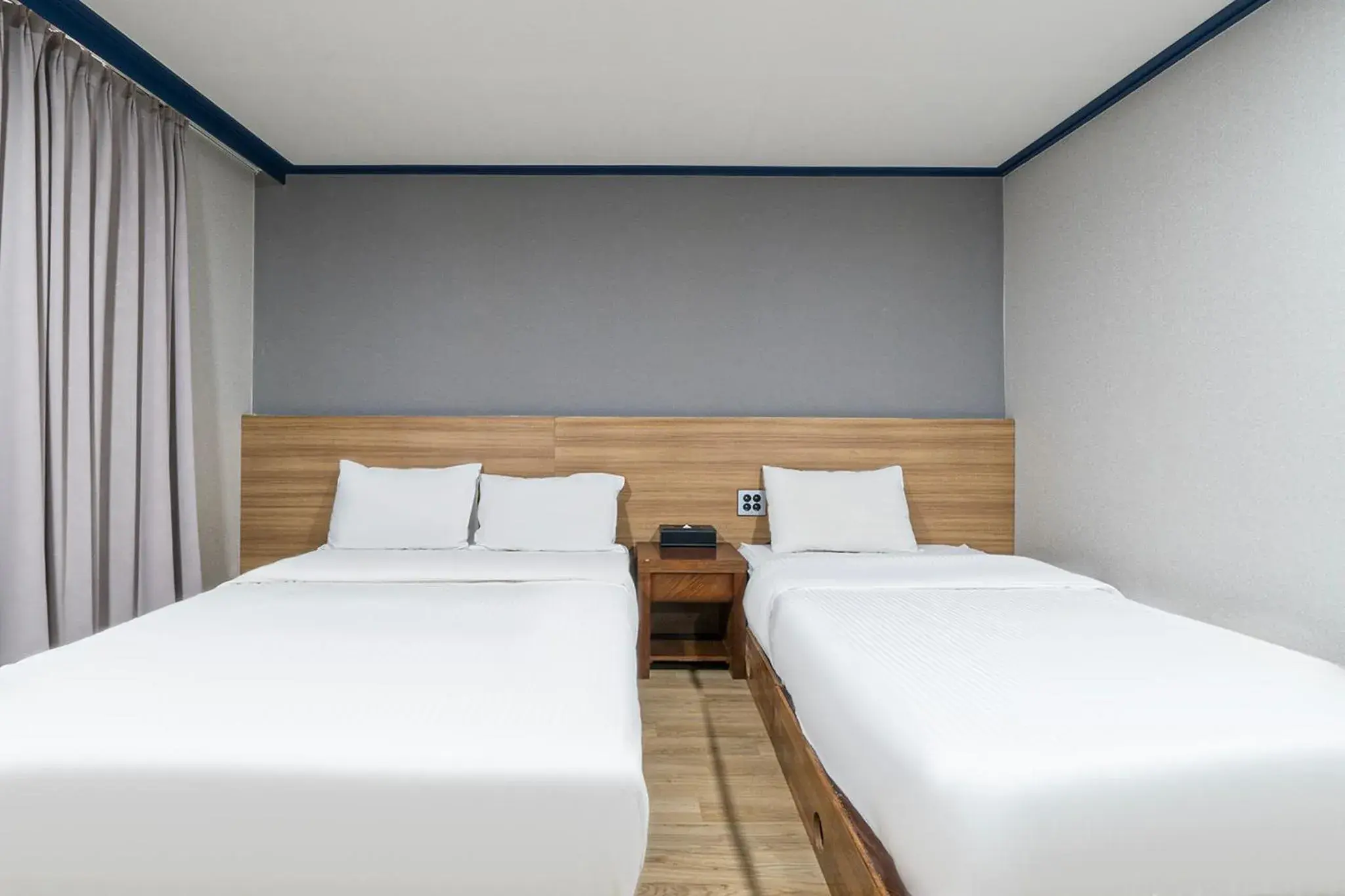 Twin Room in Noblesse Hotel Twin Room in Noblesse Hotel