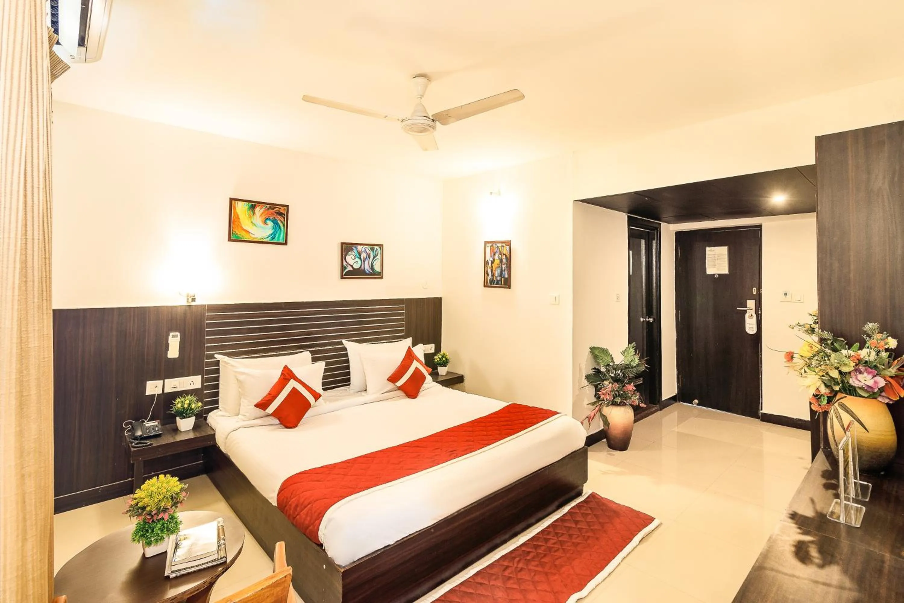 Photo of the whole room, Bed in Octave Himalaya Monarch