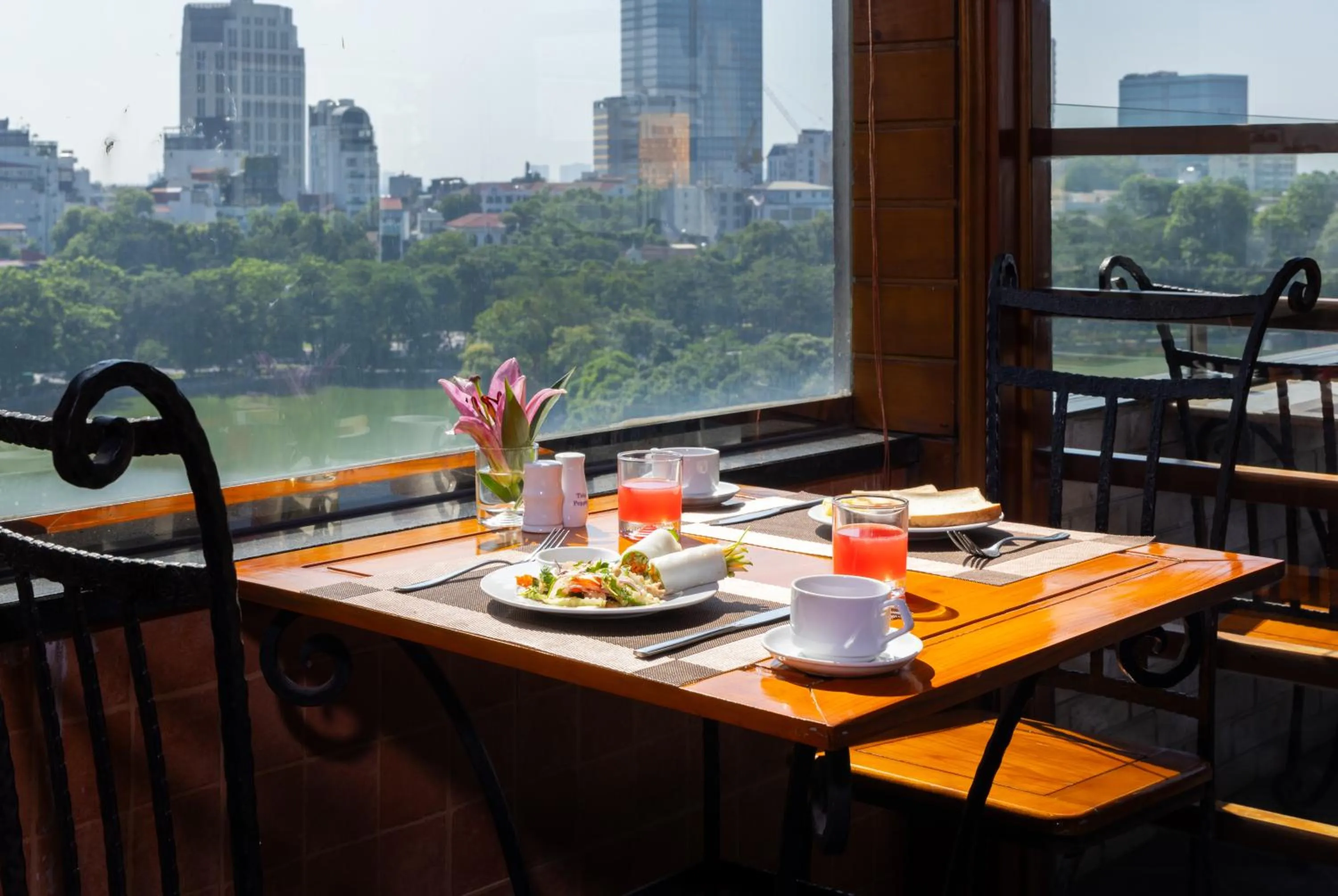 Restaurant/places to eat in Centre Point Hanoi Hotel