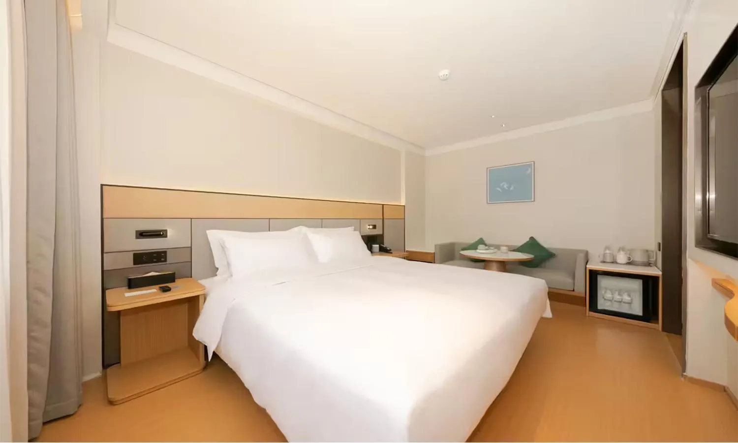 Bedroom, Bed in JI Hotel Beijing West Railway Station Lize Business District