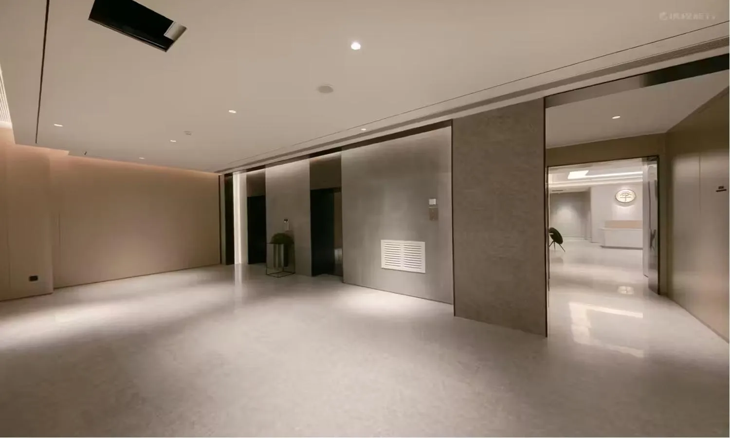 elevator in JI Hotel Beijing West Railway Station Lize Business District