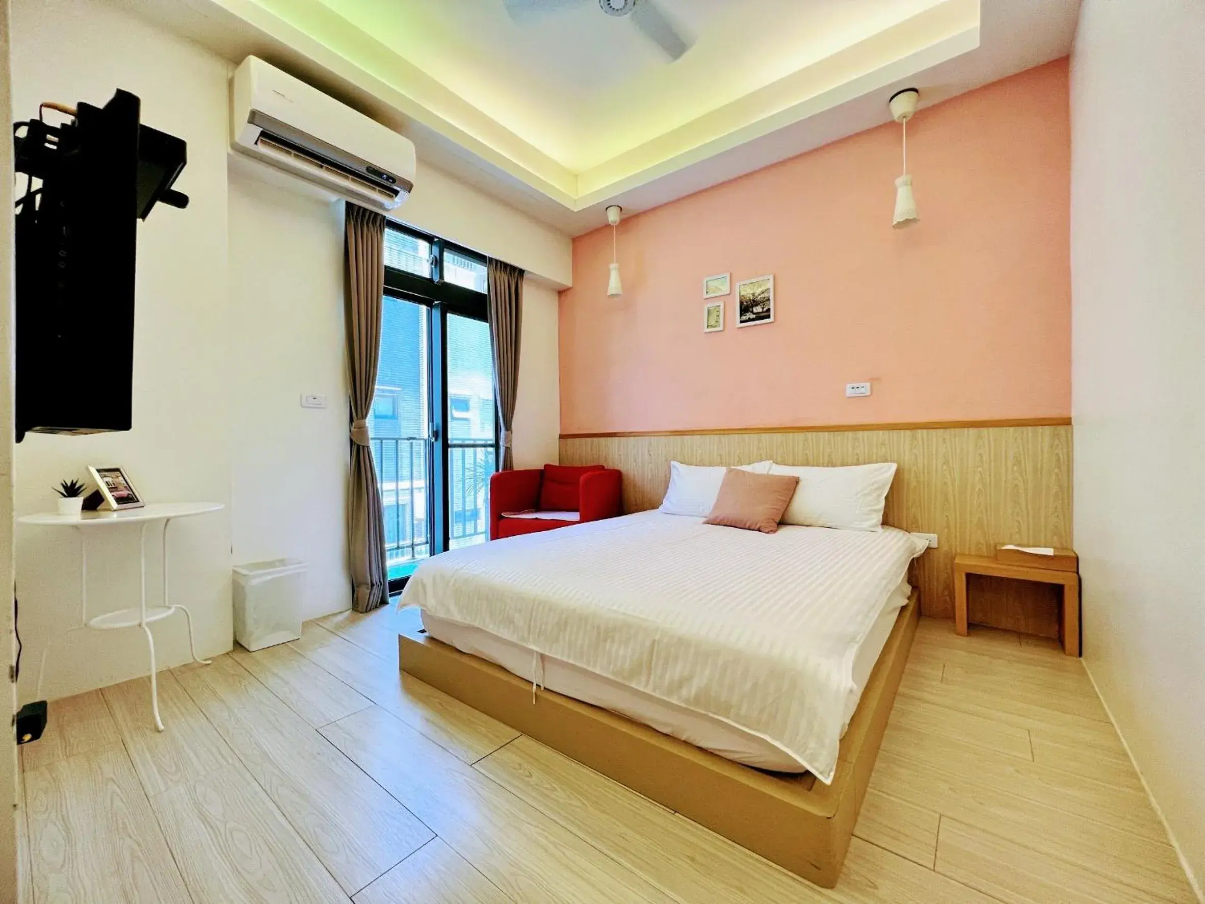Junior Suite with Balcony (Mini-trip) in 極簡旅行民宿 Simple Travel B&B Junior Suite with Balcony (Mini-trip) in 極簡旅行民宿 Simple Travel B&B
