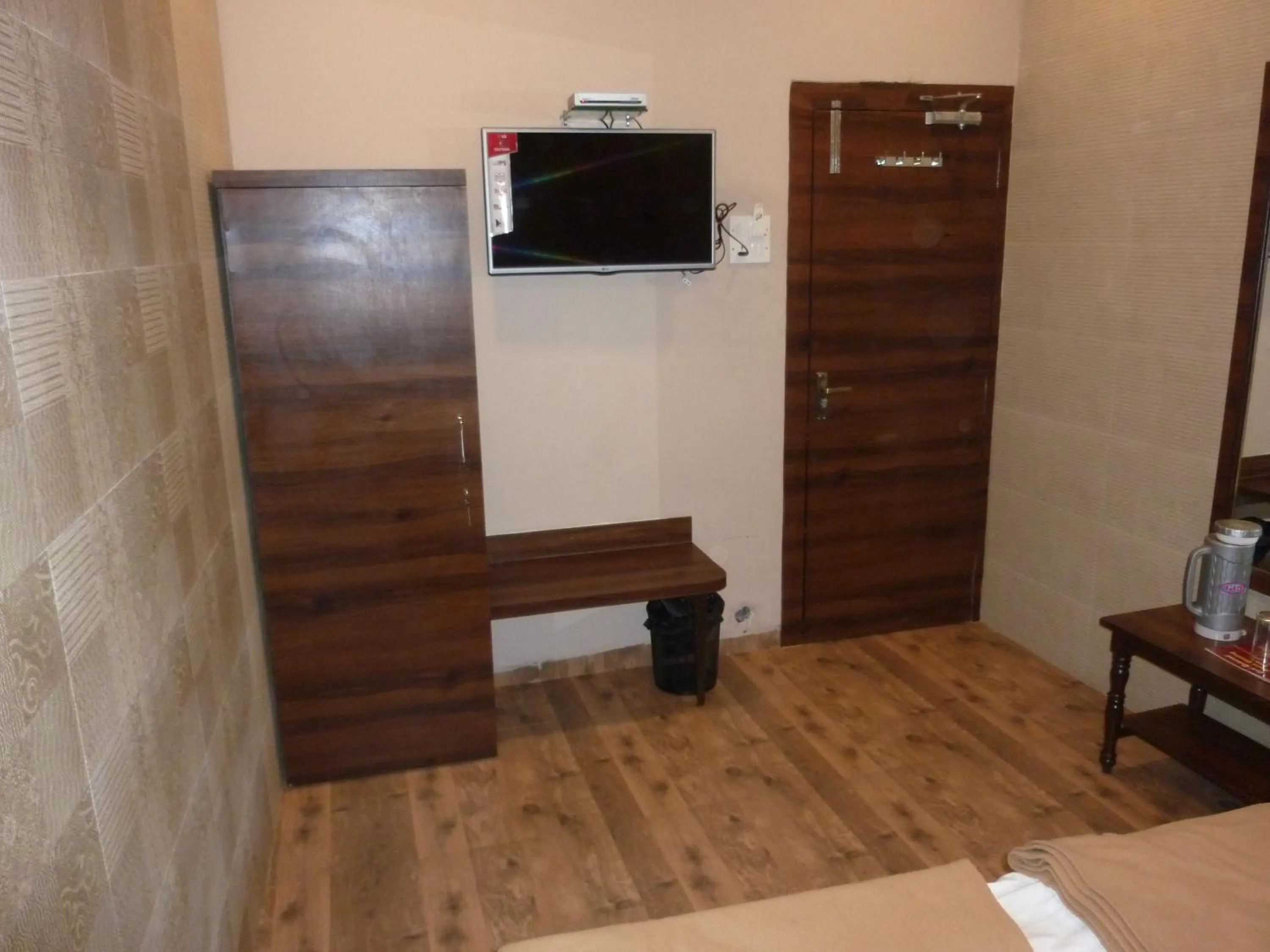 Bedroom, Bed in Hotel Regal Palace