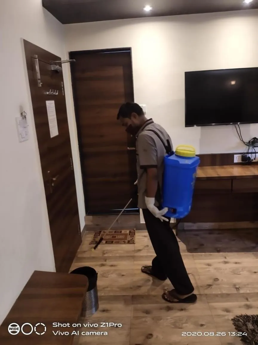 room service in Hotel Regal Palace