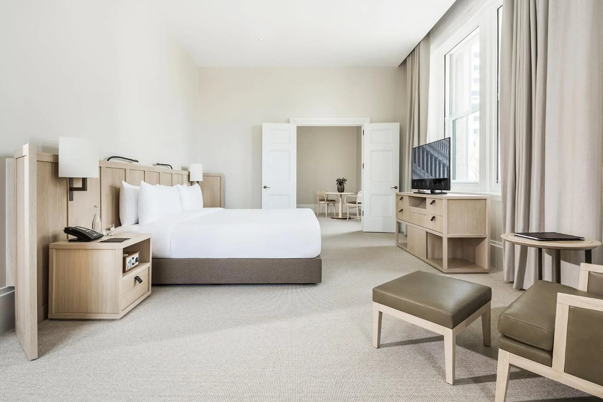 Bedroom, Bed in COMO The Treasury