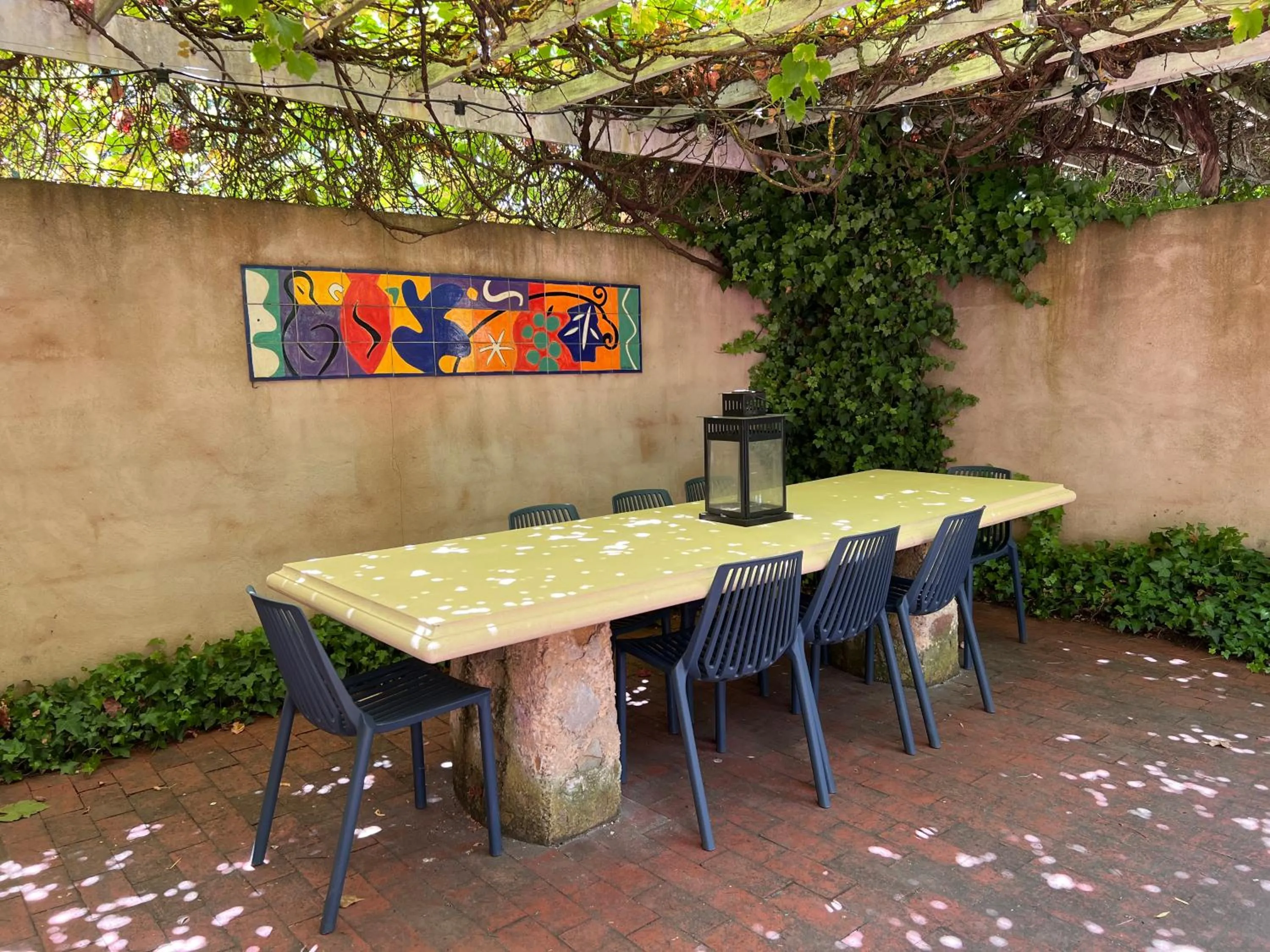 Inner courtyard view in Bella Cosa