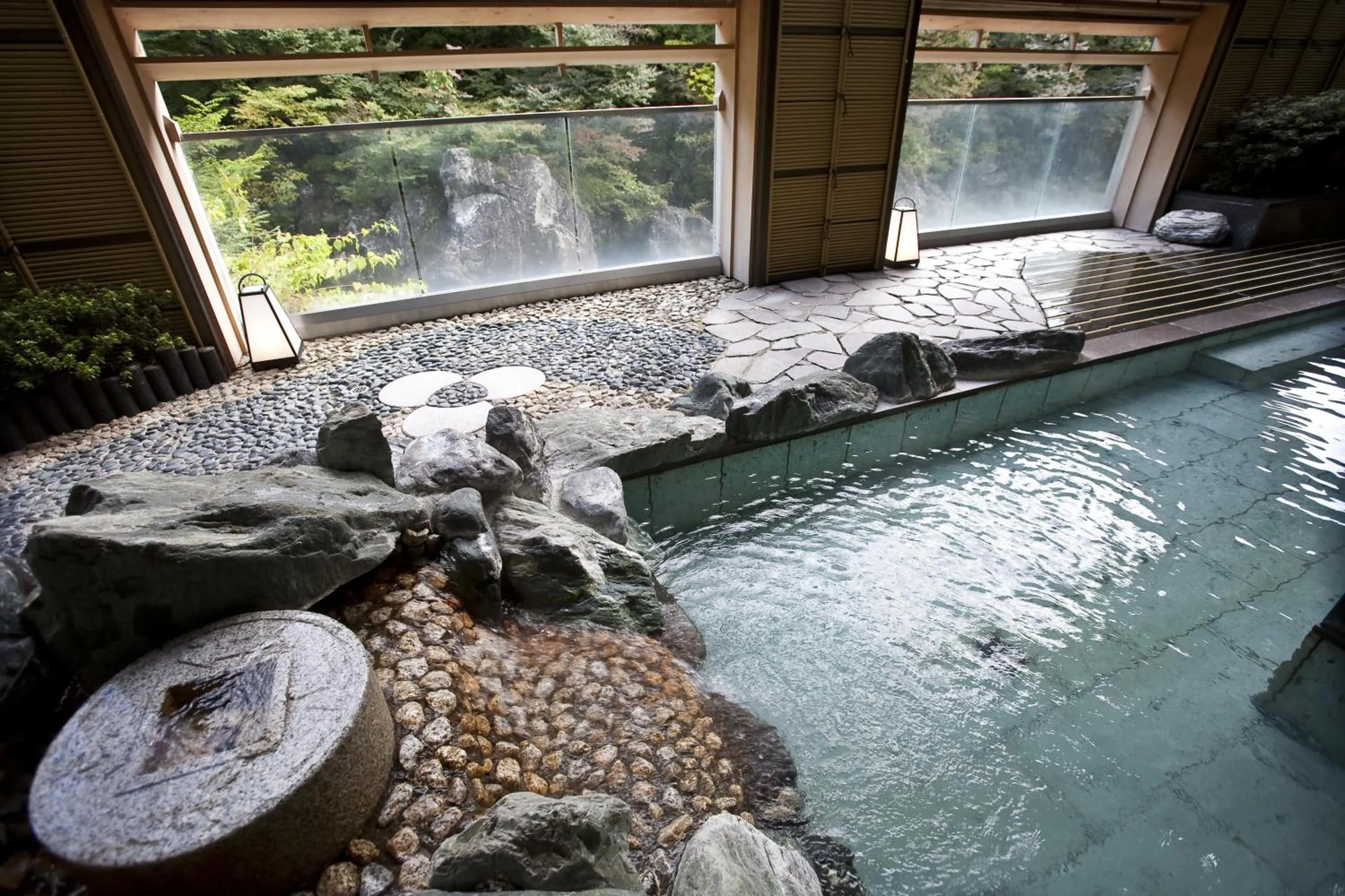 Hot Spring Bath in Minakami Hotel Juraku