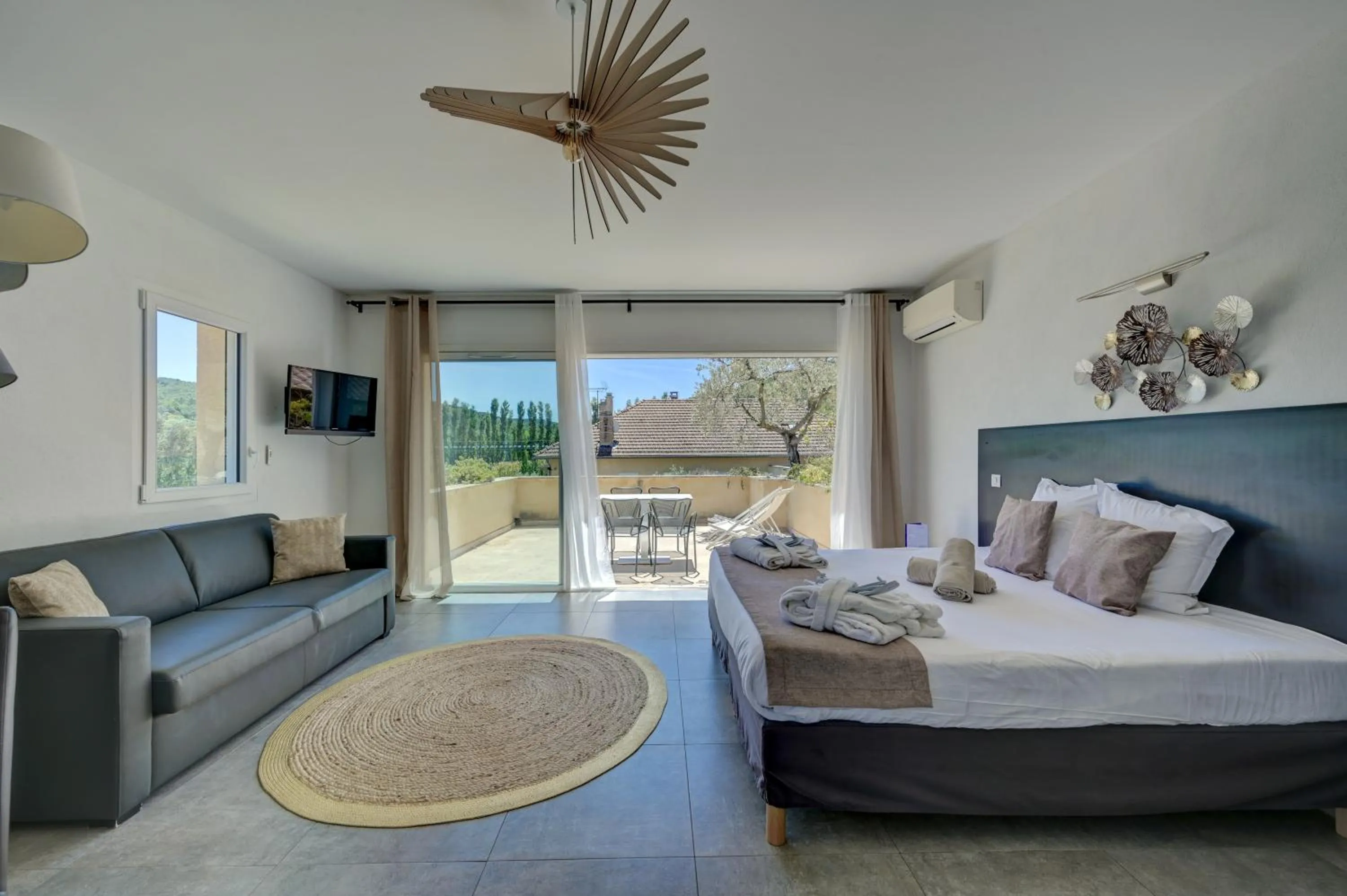 Bedroom, Bed in Clos Saint-Michel Resort & Spa