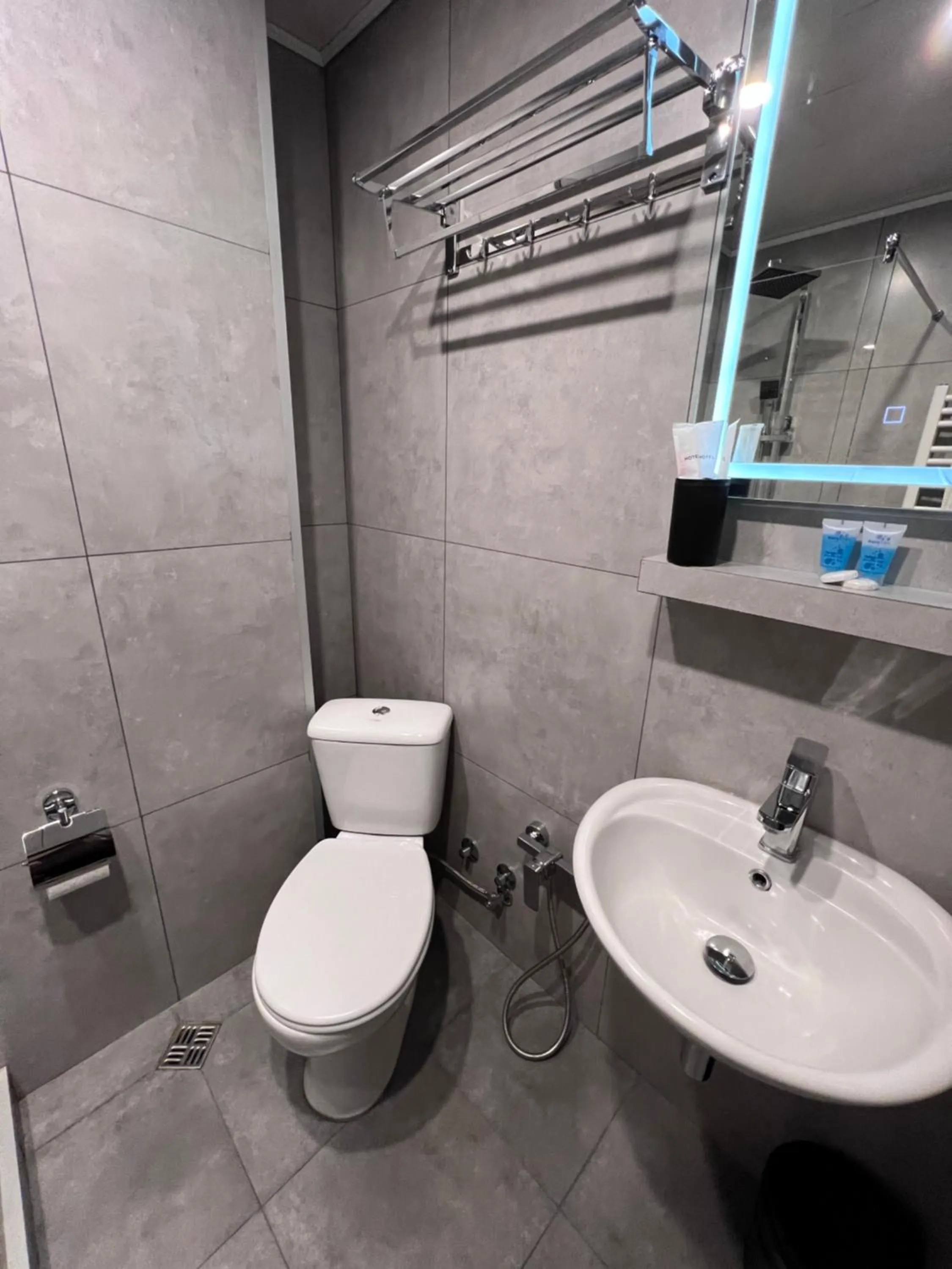 Bathroom in Hotel Voyager