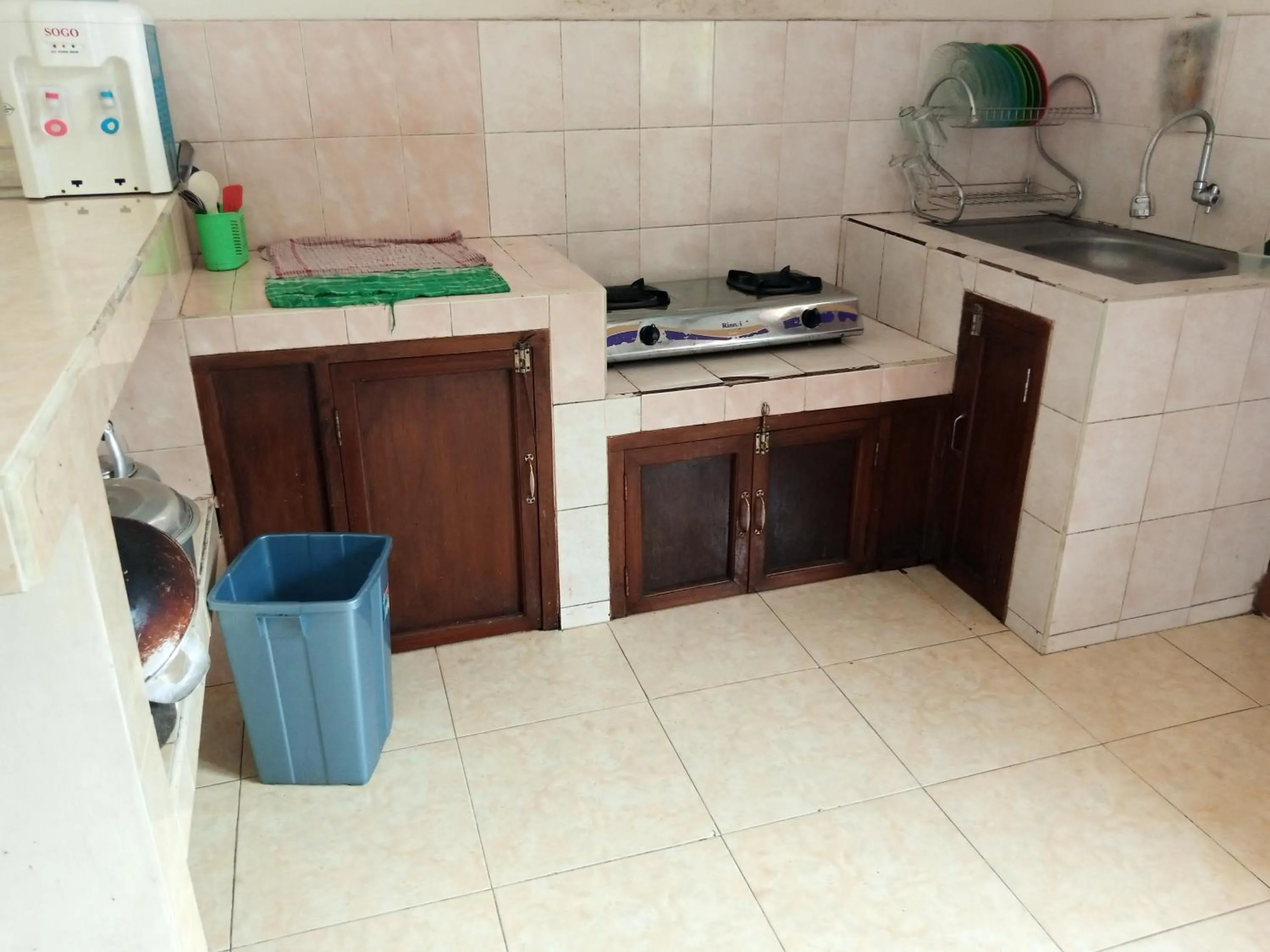 Kitchen or kitchenette in Villa Tjokro