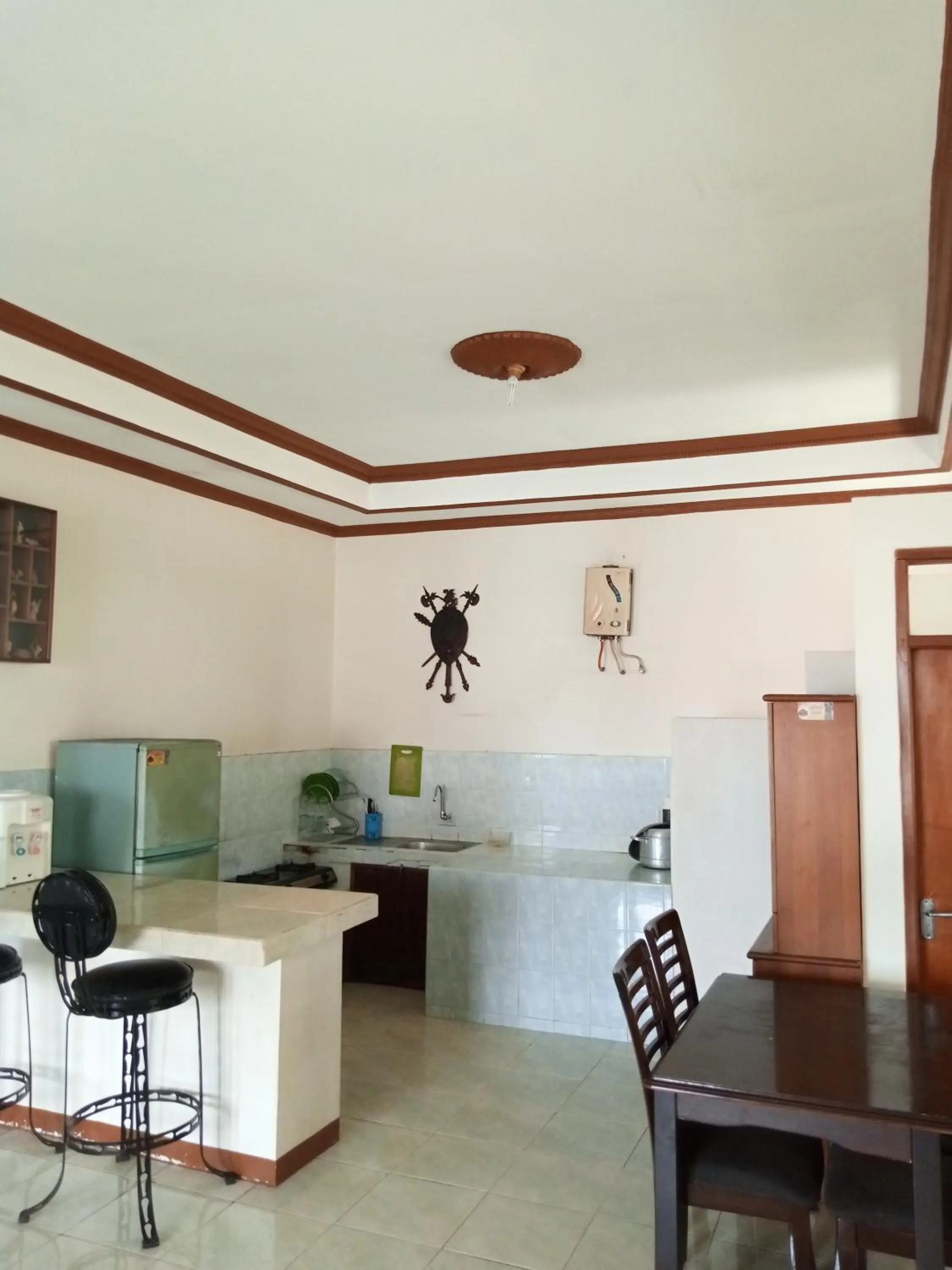 Kitchen or kitchenette in Villa Tjokro