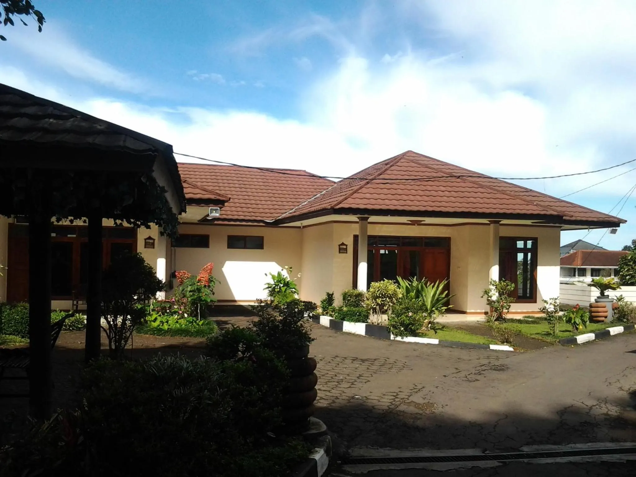 Facade/entrance in Villa Tjokro