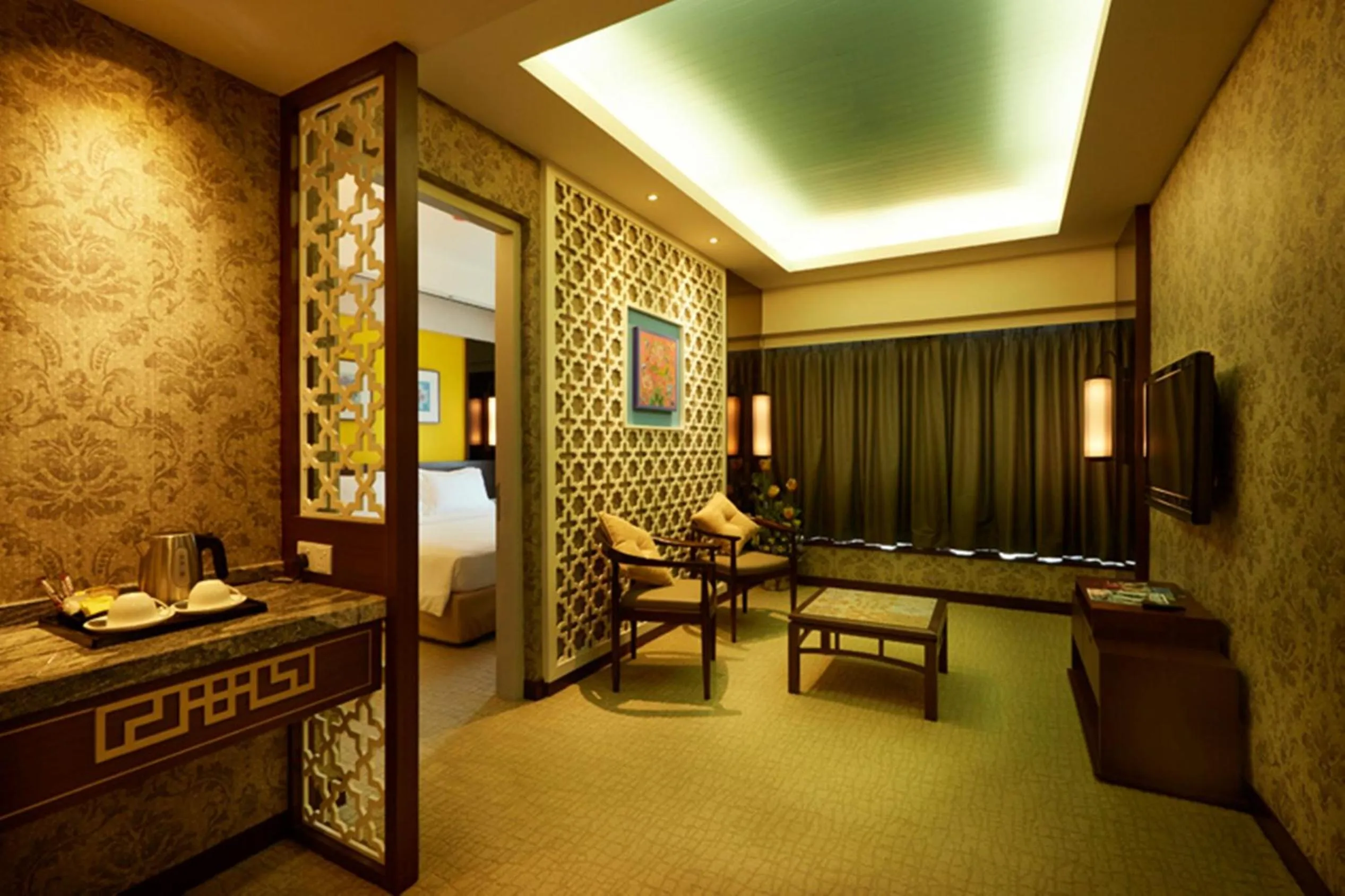 Shower in Estadia Hotel