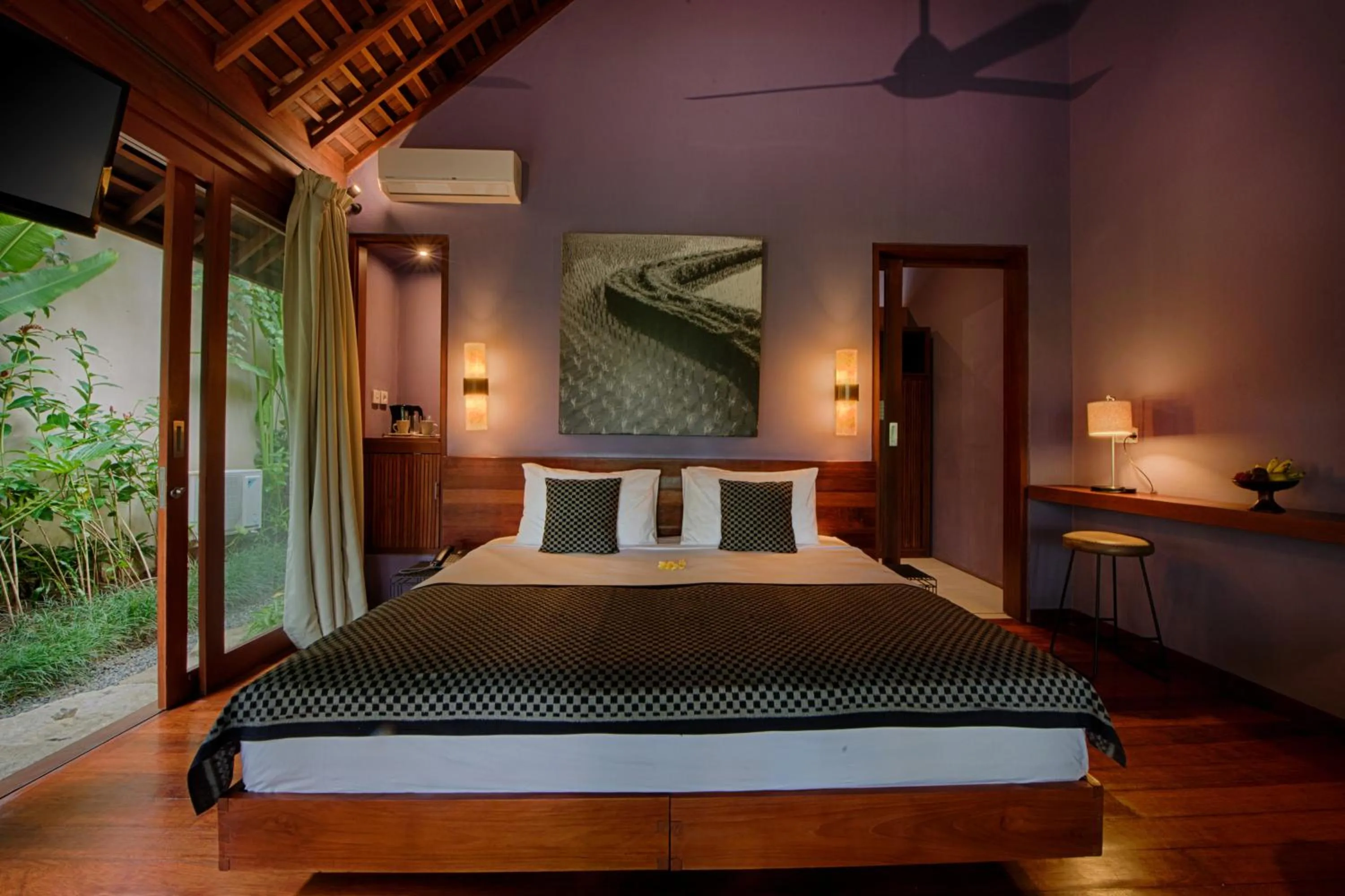 Bed in Temuku Ubud Villas