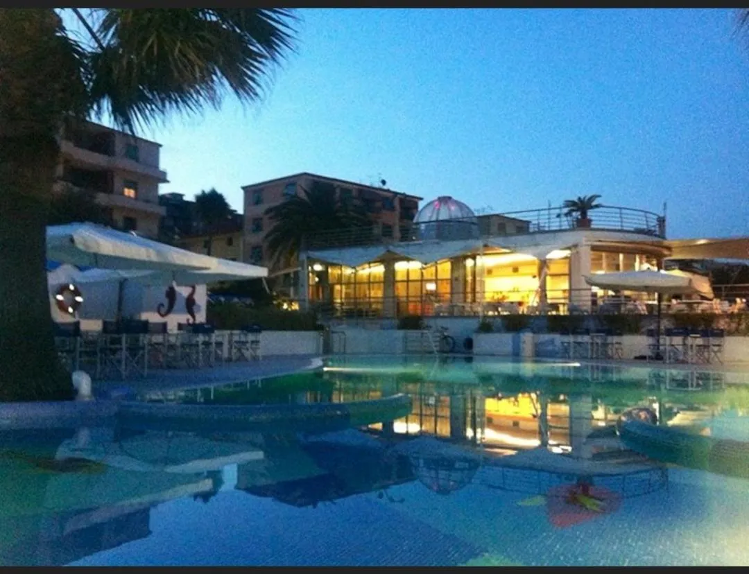 Restaurant/places to eat in Albisola bed and breakfast