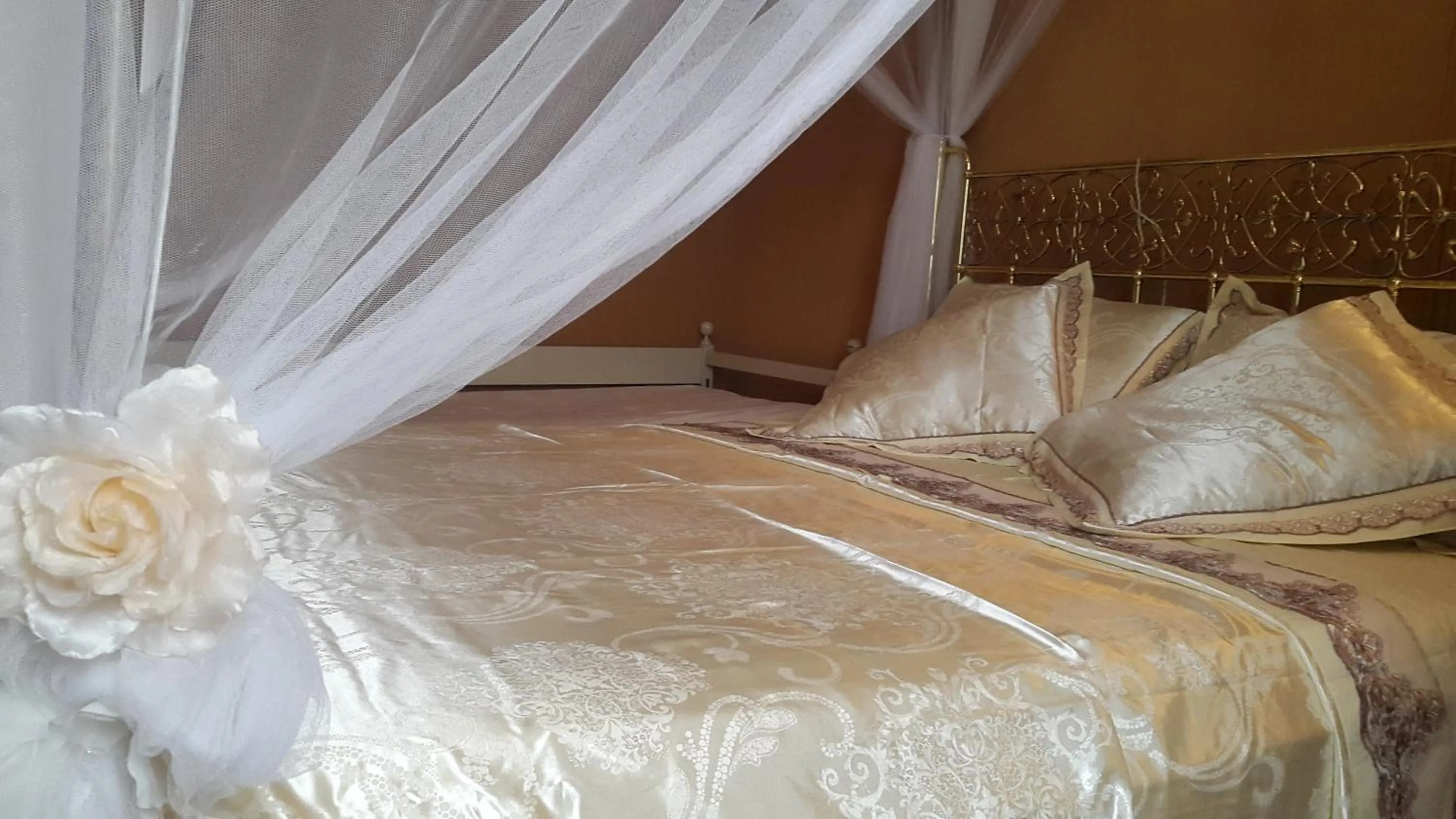 Photo of the whole room, Bed in Albisola bed and breakfast