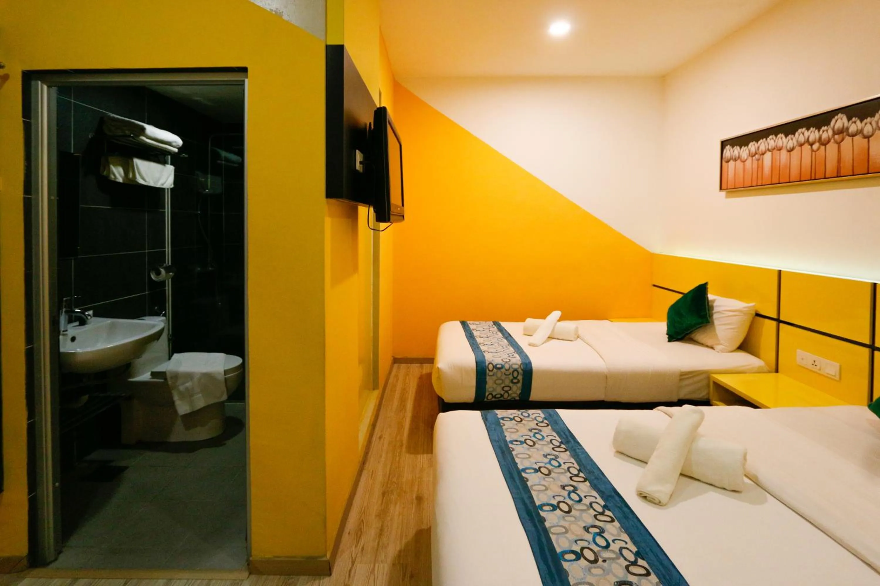 Bedroom, Bed in Golden Roof Hotel Sunway Ipoh