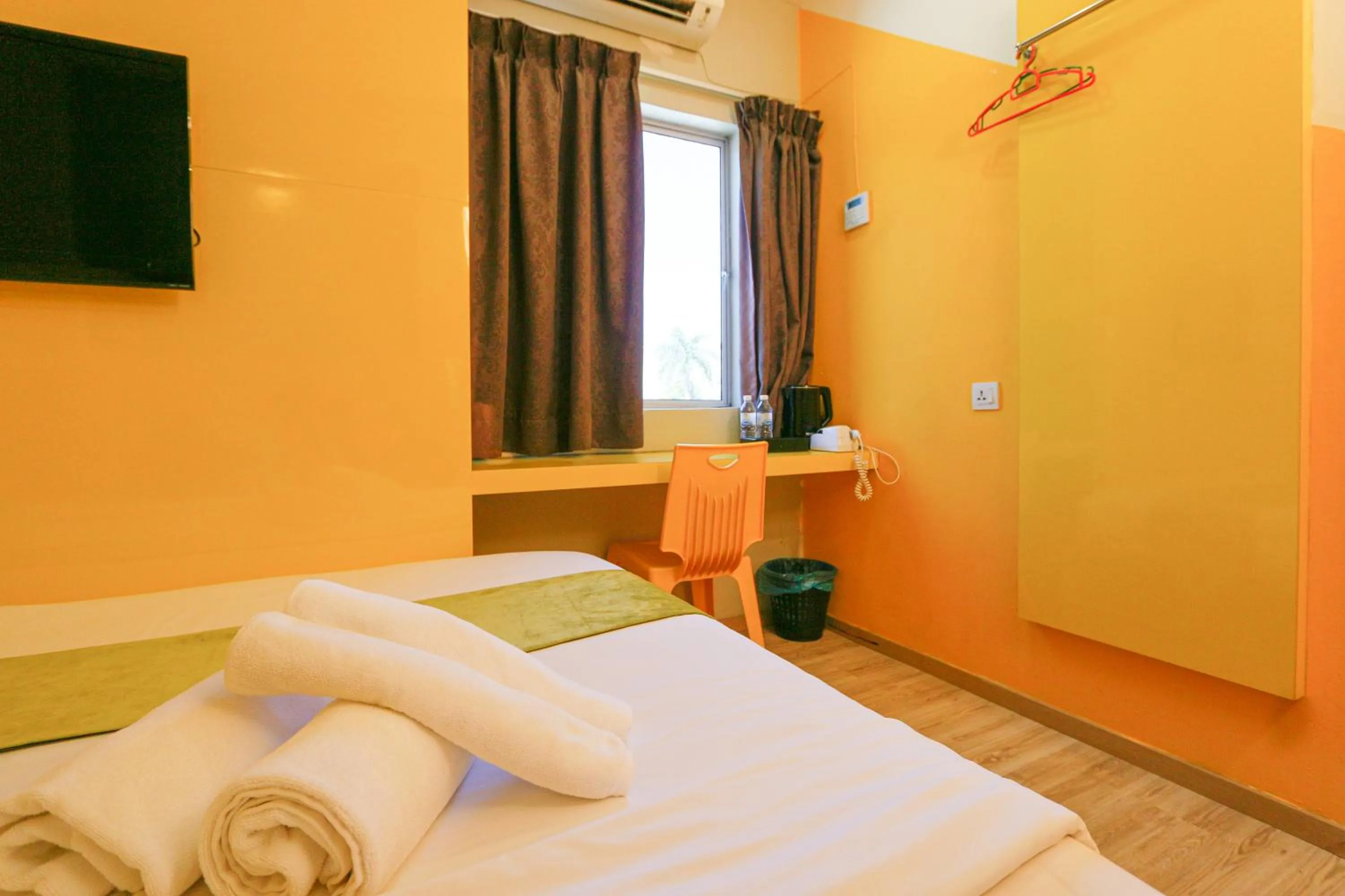 Bedroom, Bed in Golden Roof Hotel Sunway Ipoh