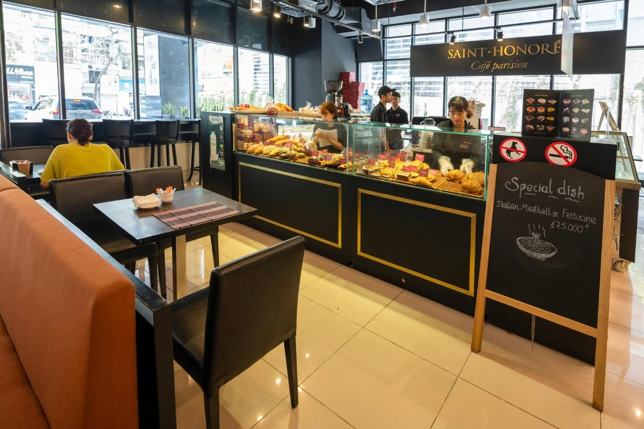 Restaurant/places to eat in Lancaster Hanoi Service Apartment