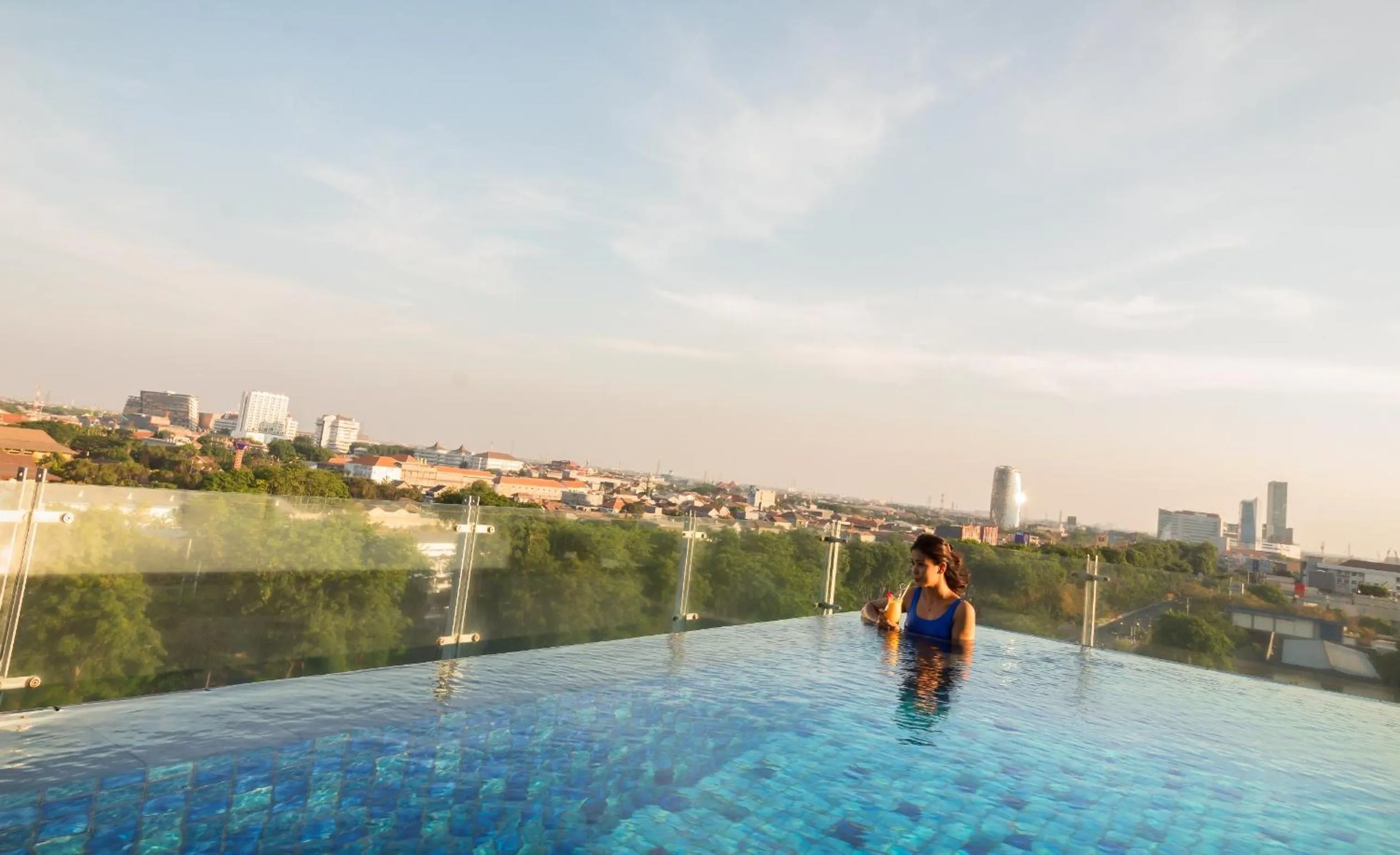 Swimming pool in Best Western Papilio Hotel