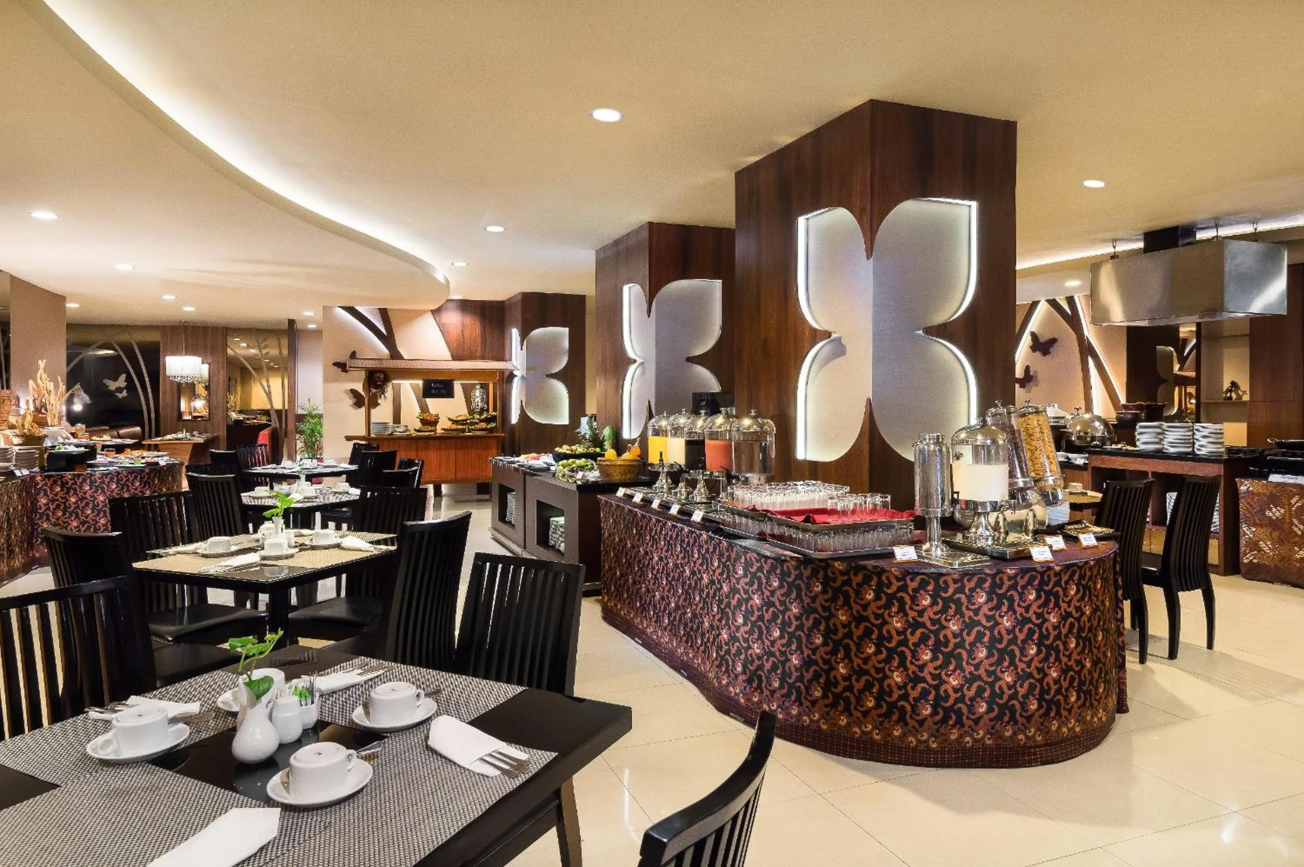 Restaurant/places to eat in Best Western Papilio Hotel