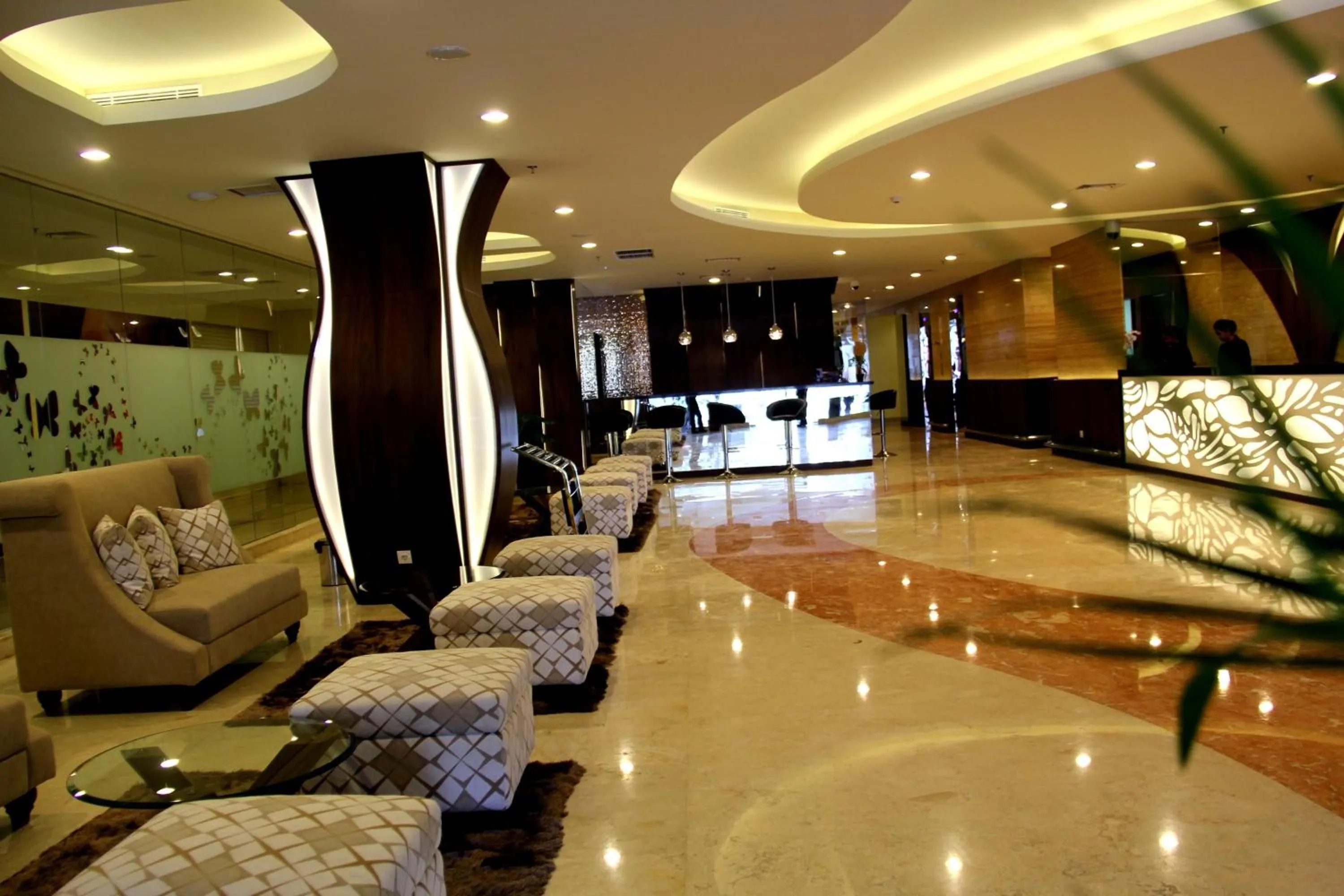 Lobby or reception in Best Western Papilio Hotel