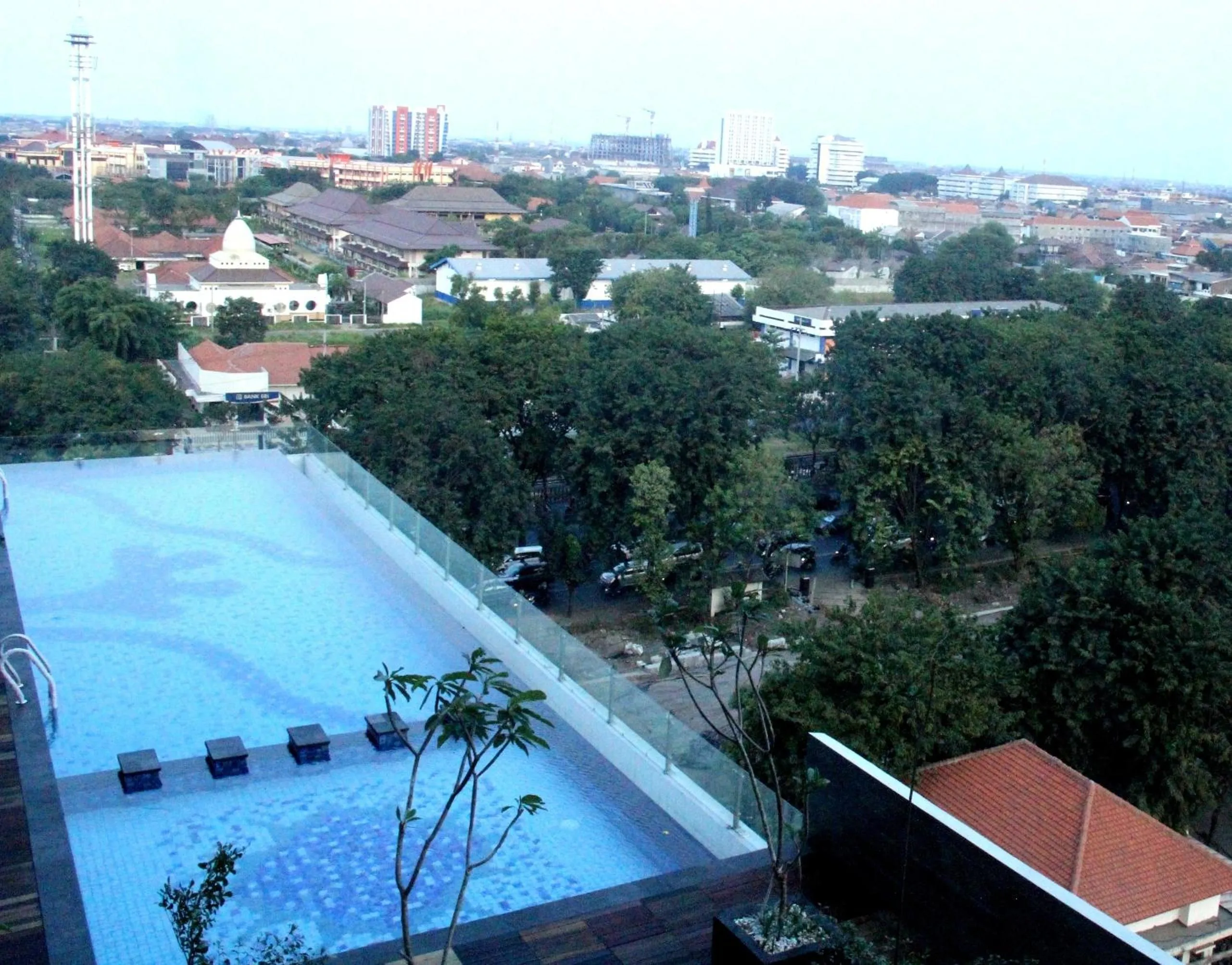 Swimming pool in Best Western Papilio Hotel