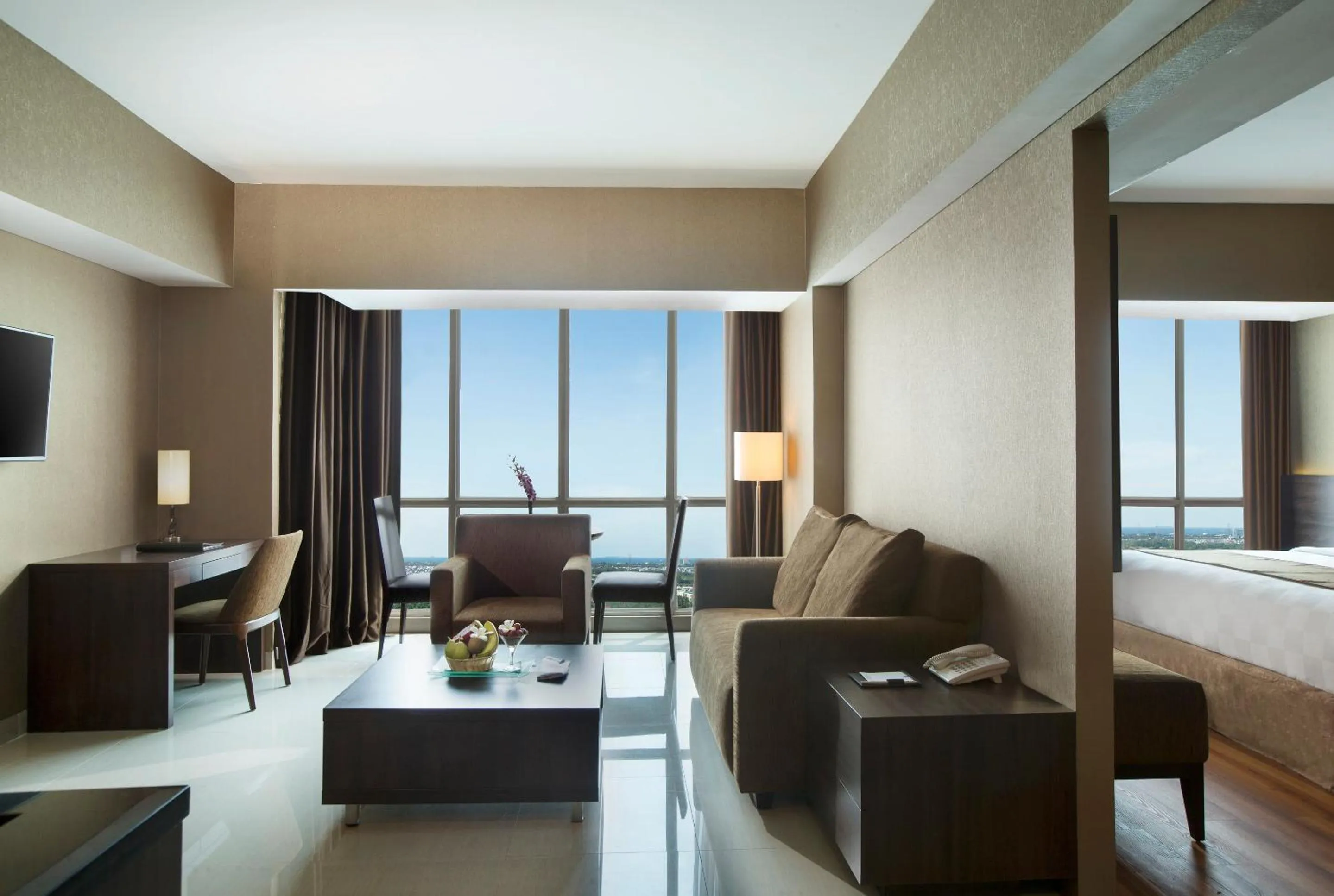 Living room, Bed in Best Western Papilio Hotel