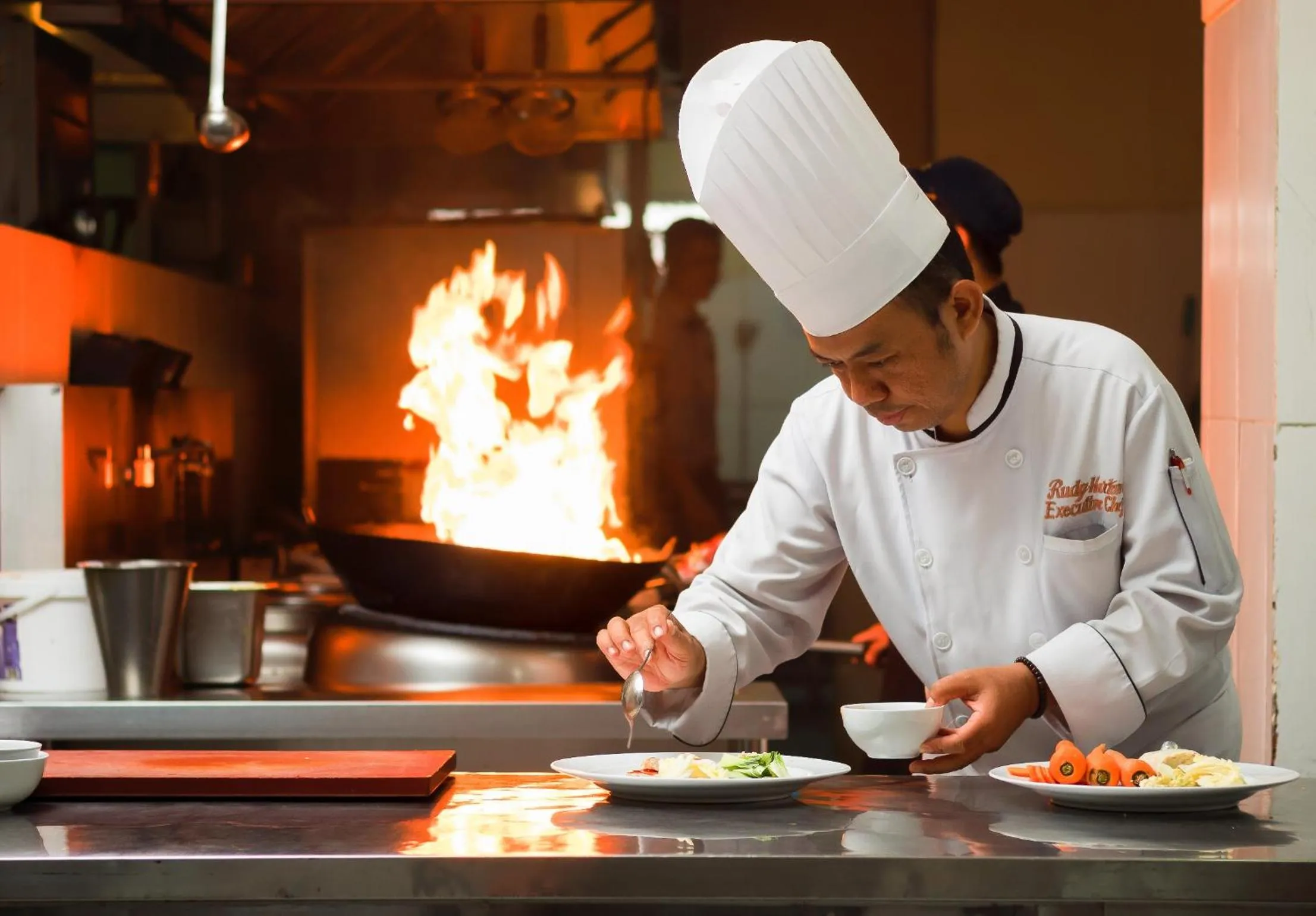Communal kitchen in Best Western Papilio Hotel