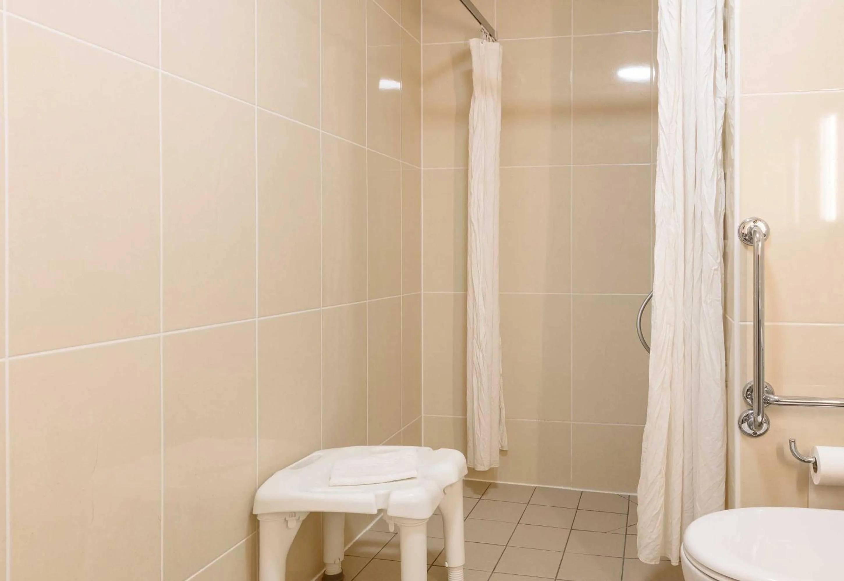 Bathroom in B&B HOTEL Toulouse Purpan Zénith