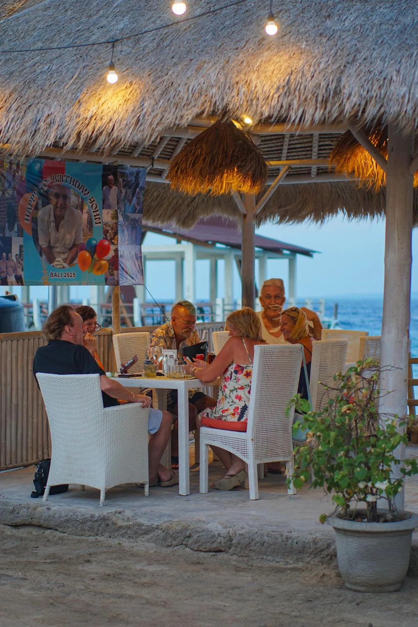 Restaurant/places to eat in Kura Kura Resort Gili Meno
