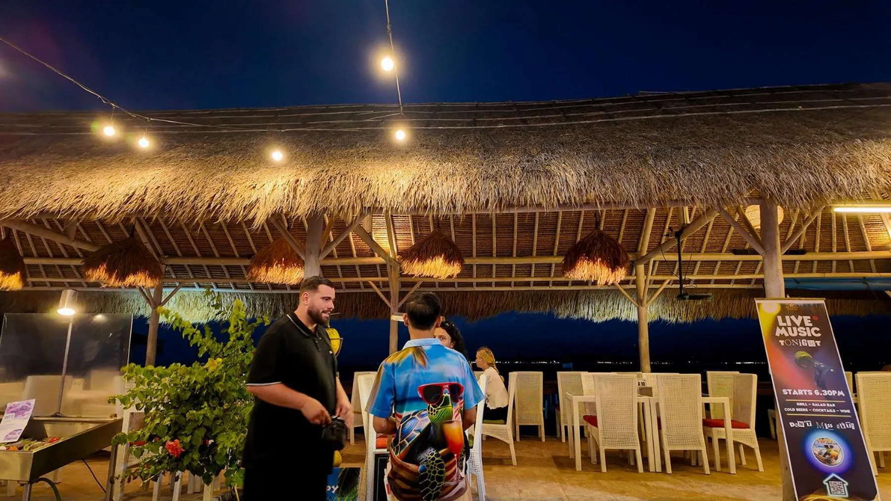 Restaurant/places to eat in Kura Kura Resort Gili Meno