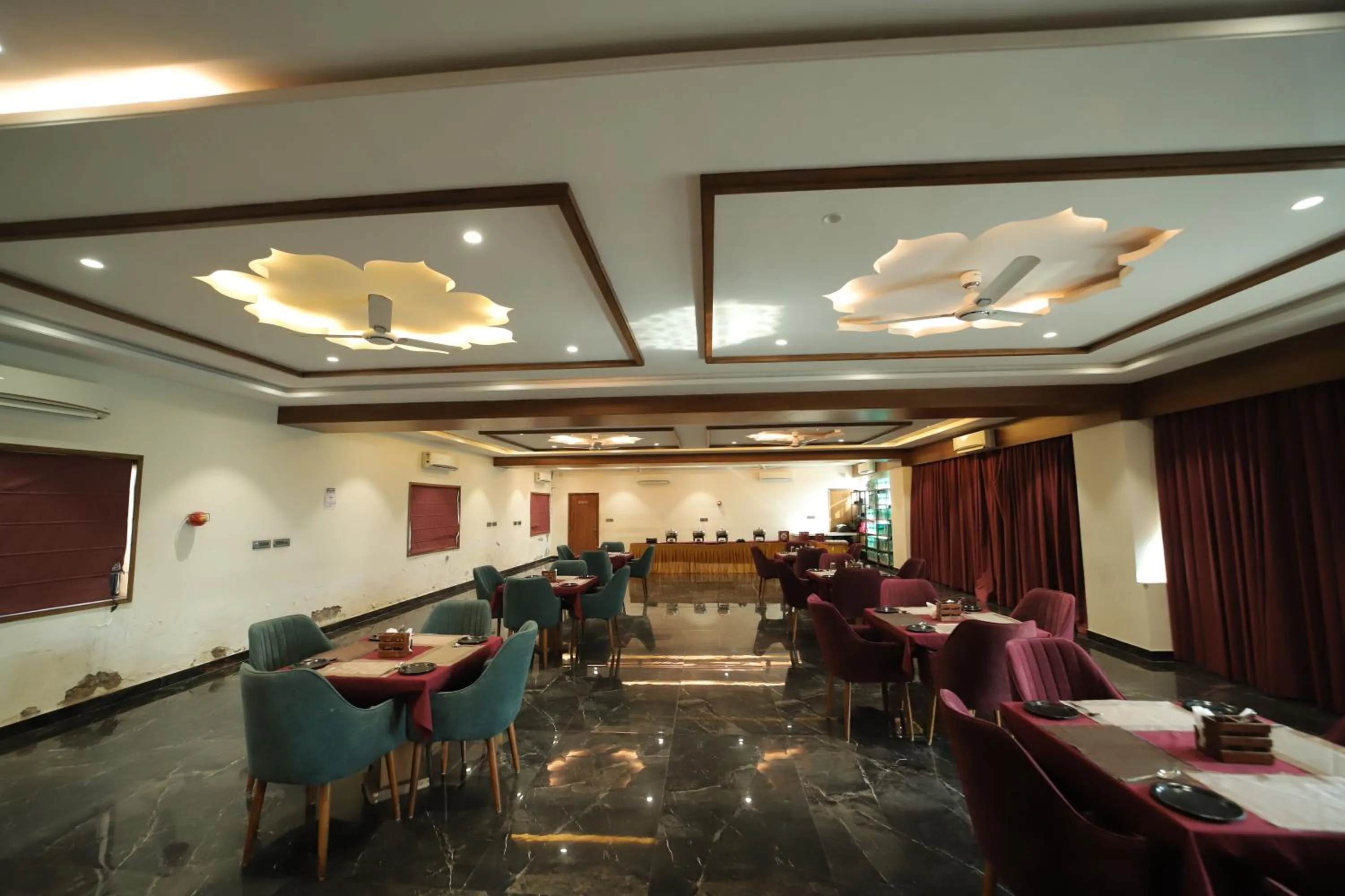 Restaurant/places to eat in Staykart Z