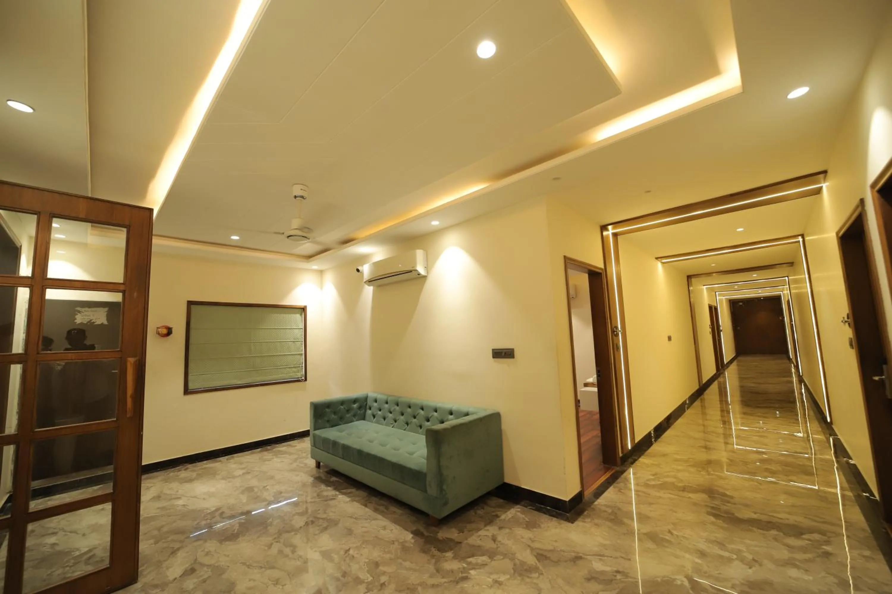 Seating area in Staykart Z