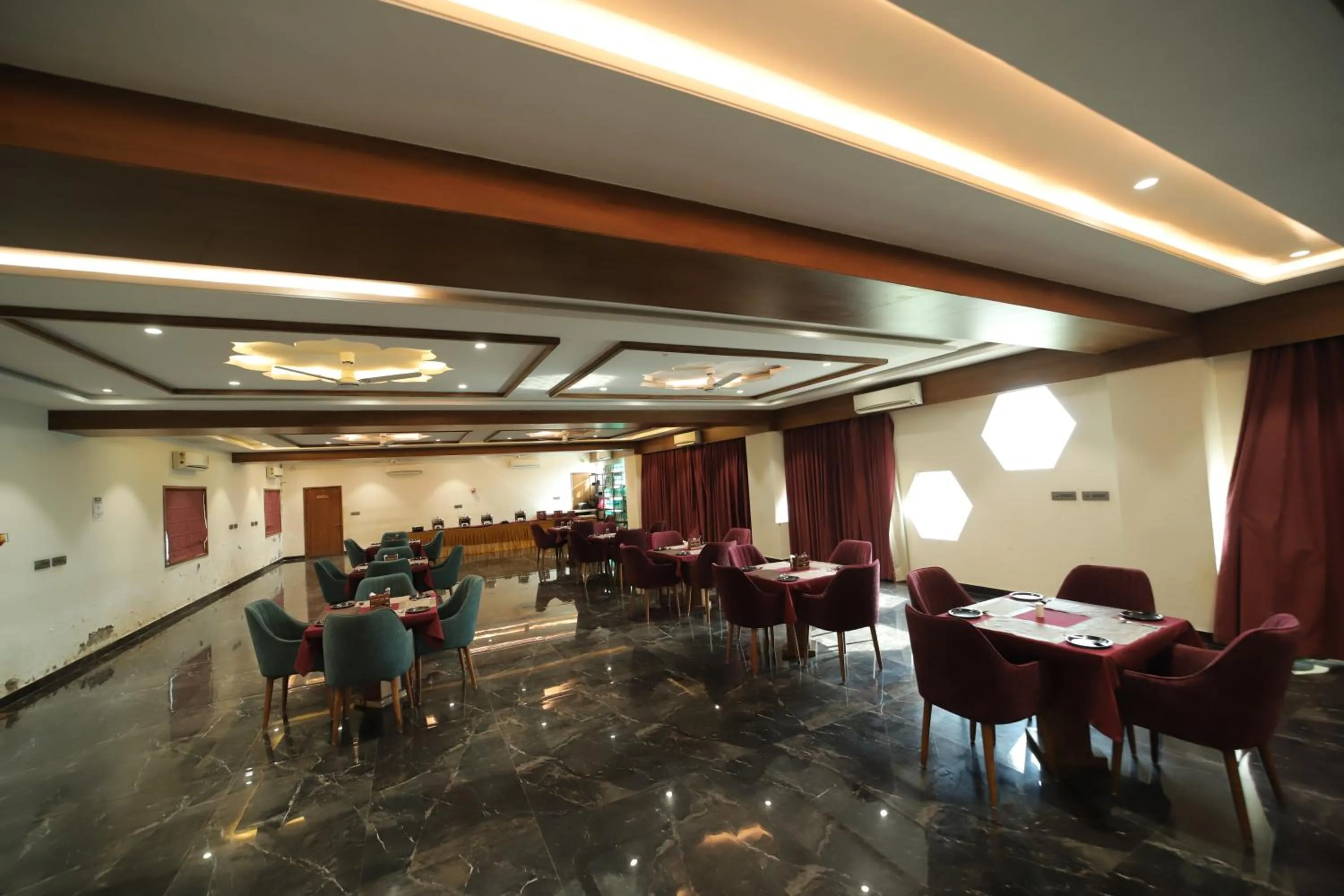 Restaurant/places to eat in Staykart Z