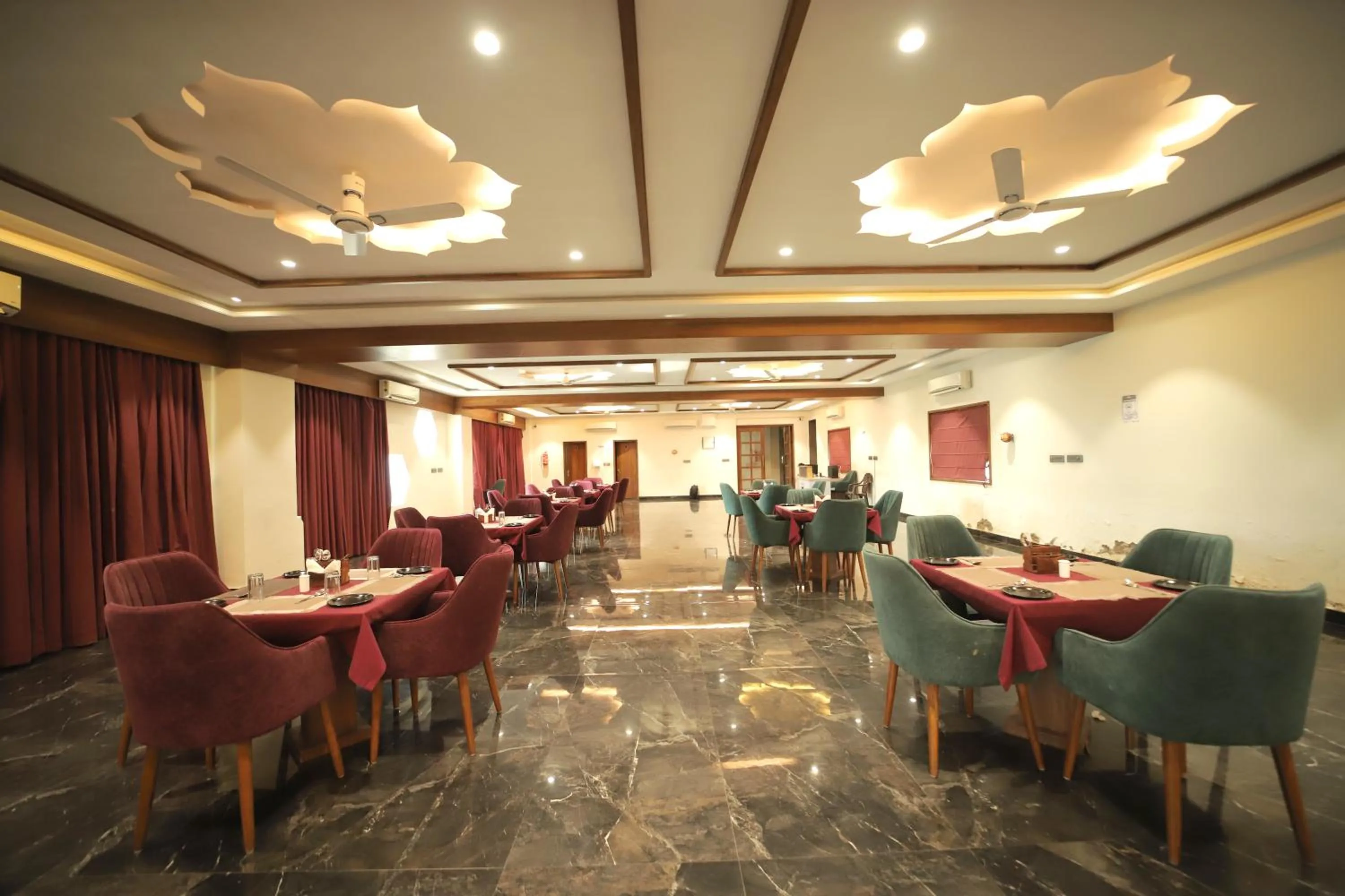 Restaurant/places to eat in Staykart Z