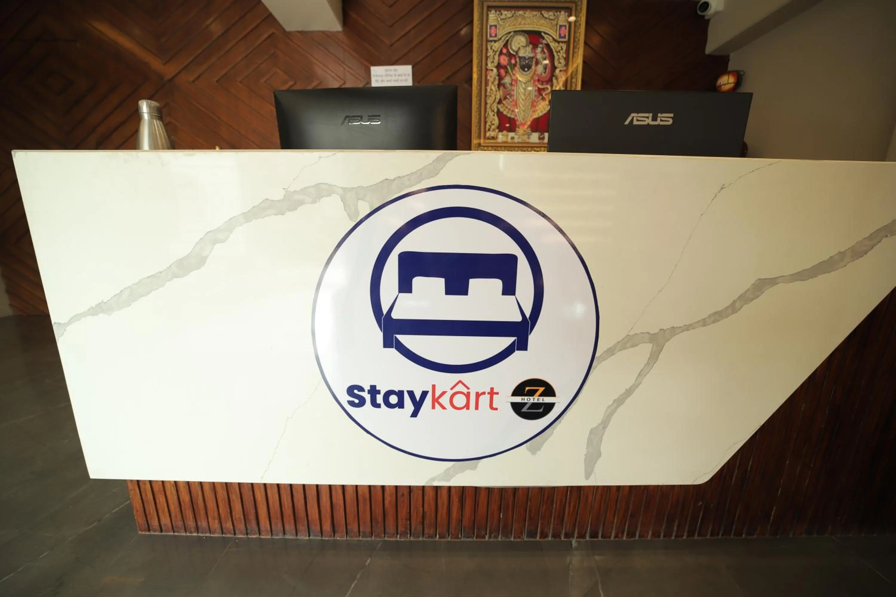 Property logo or sign in Staykart Z