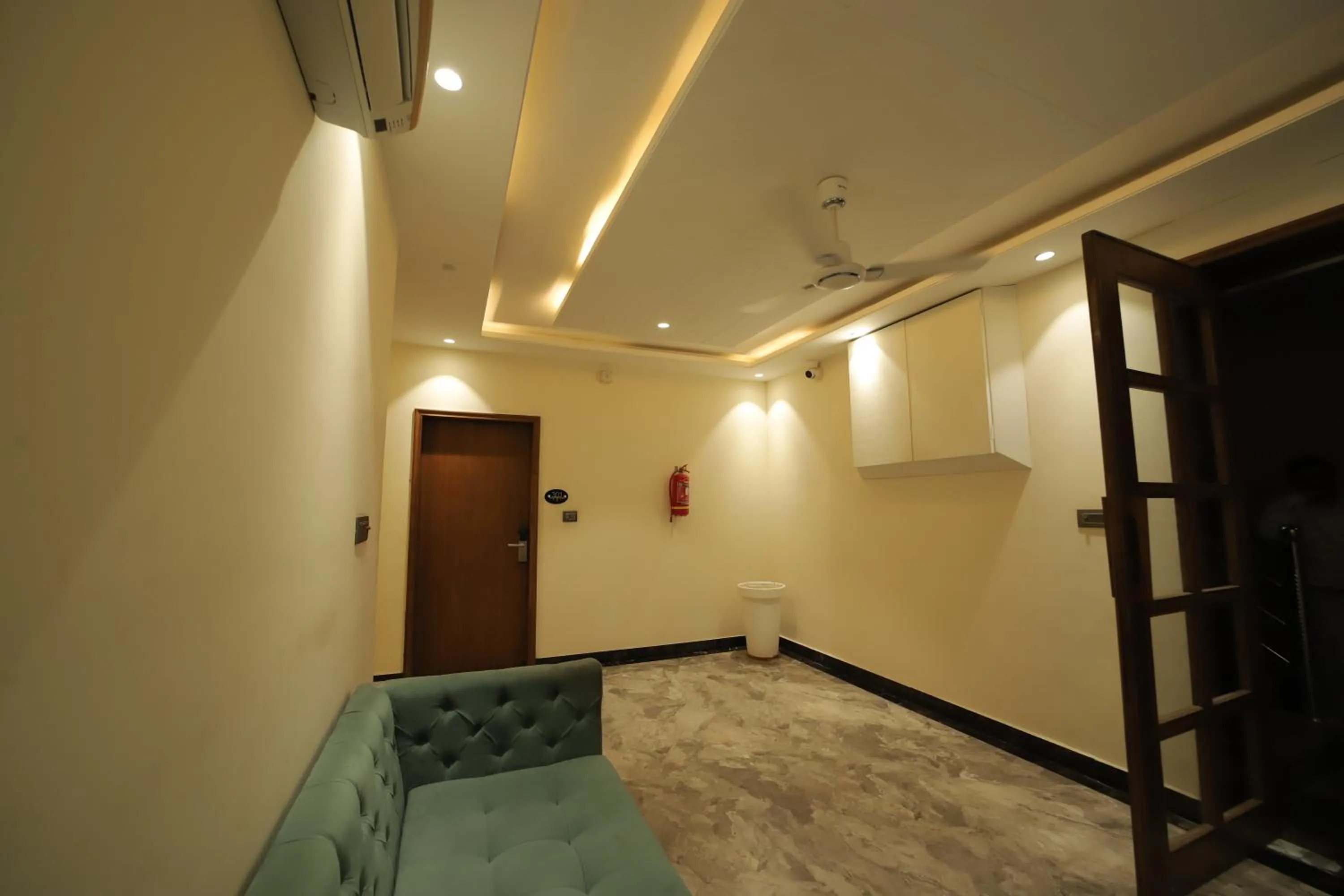 Seating area in Staykart Z