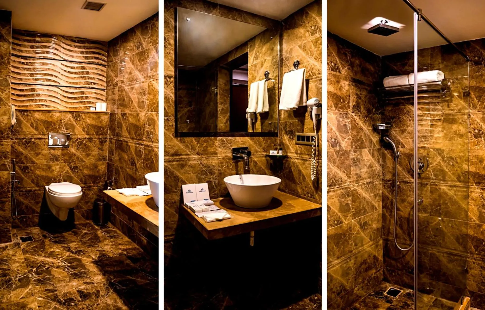 Toilet in Park Ocean