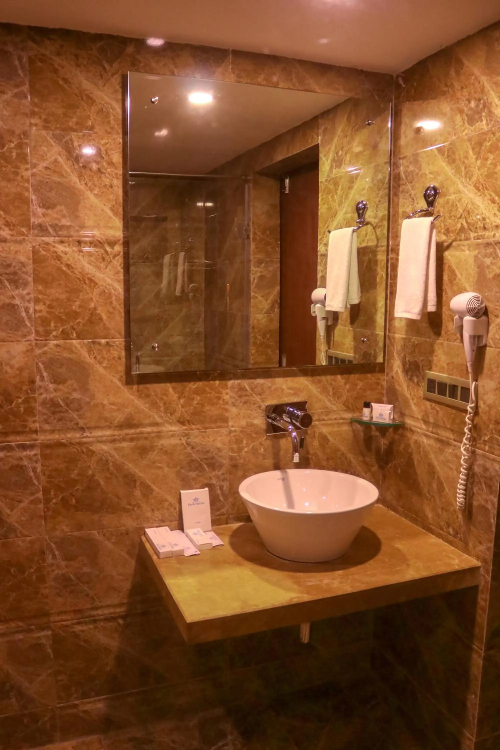 Shower in Park Ocean