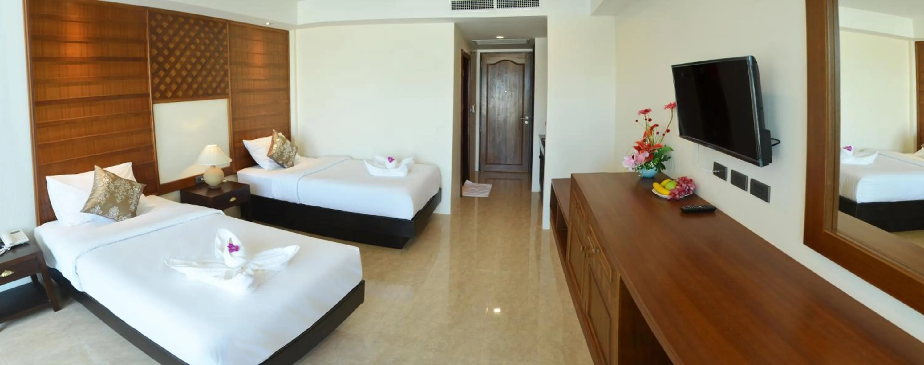 Photo of the whole room, Bed in David Residence