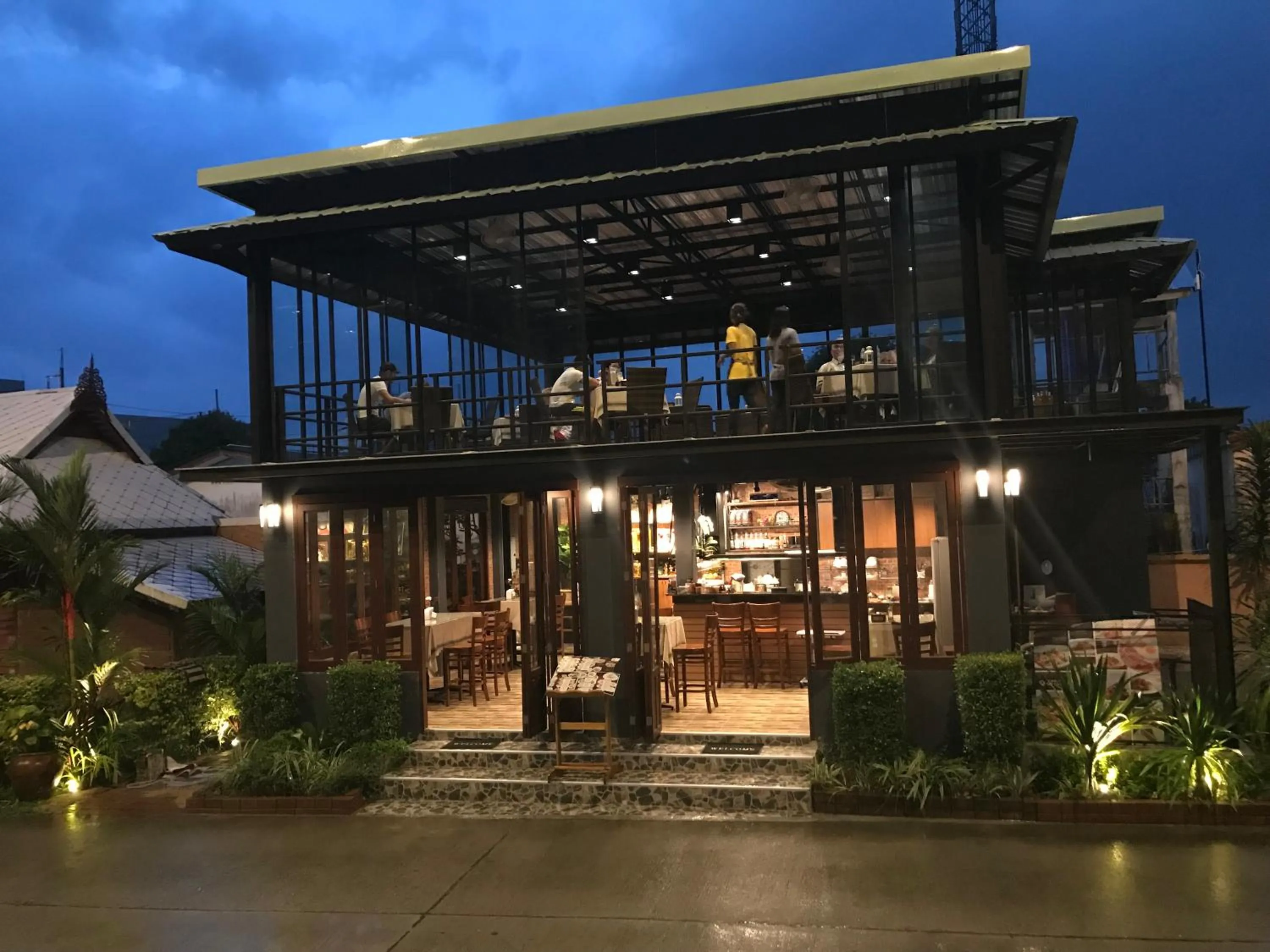 Restaurant/places to eat in David Residence