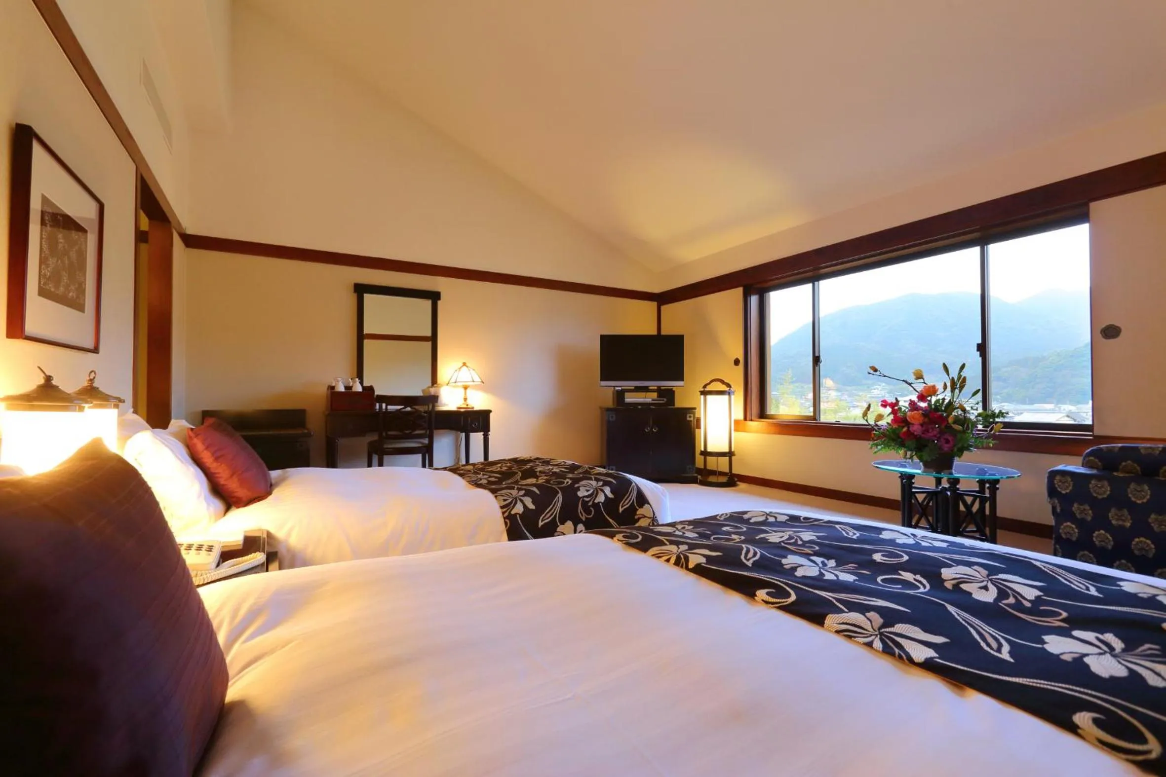 cot, Bed in Hamilton Ureshino