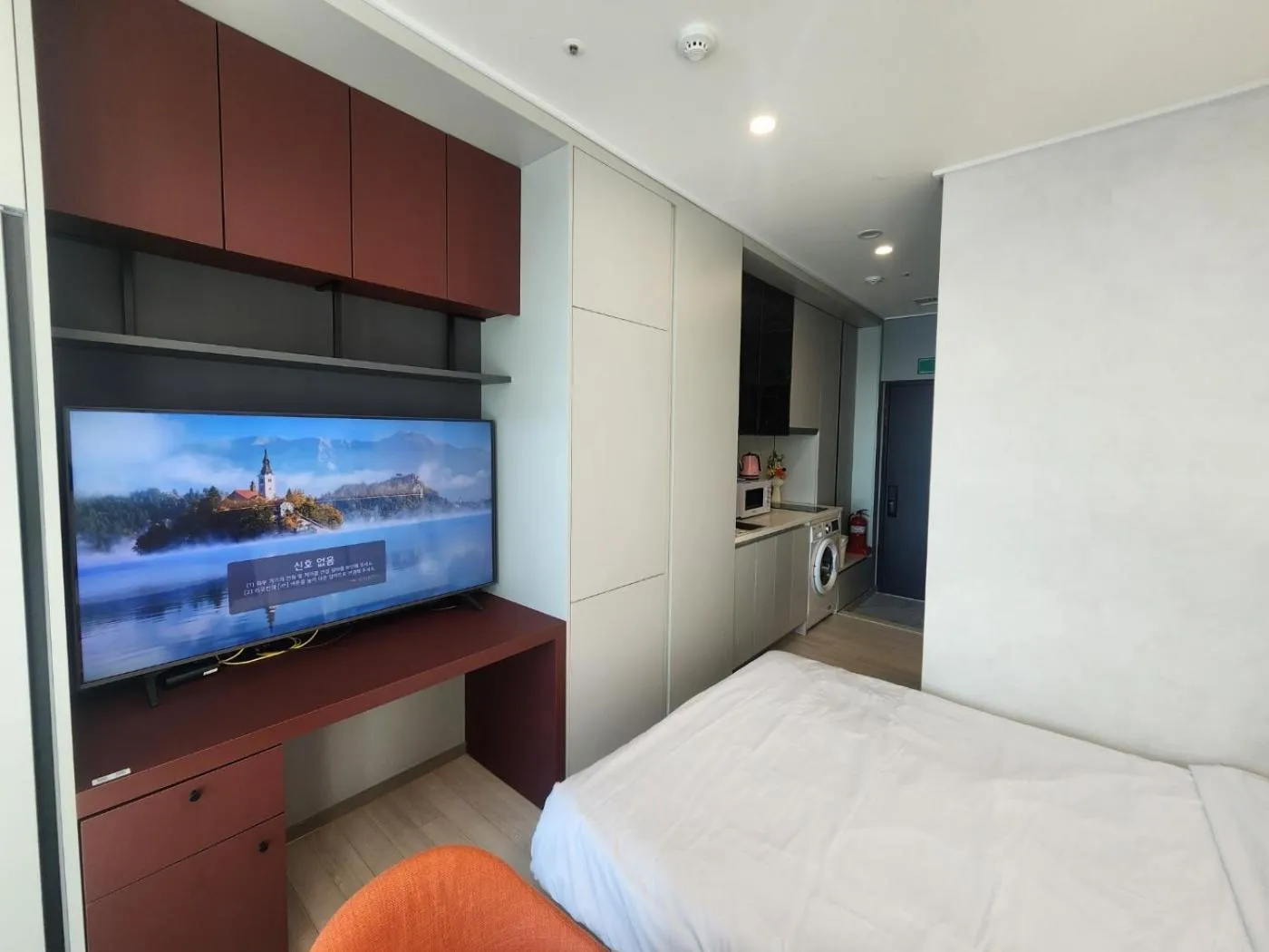 Bed in The Bayment Residence