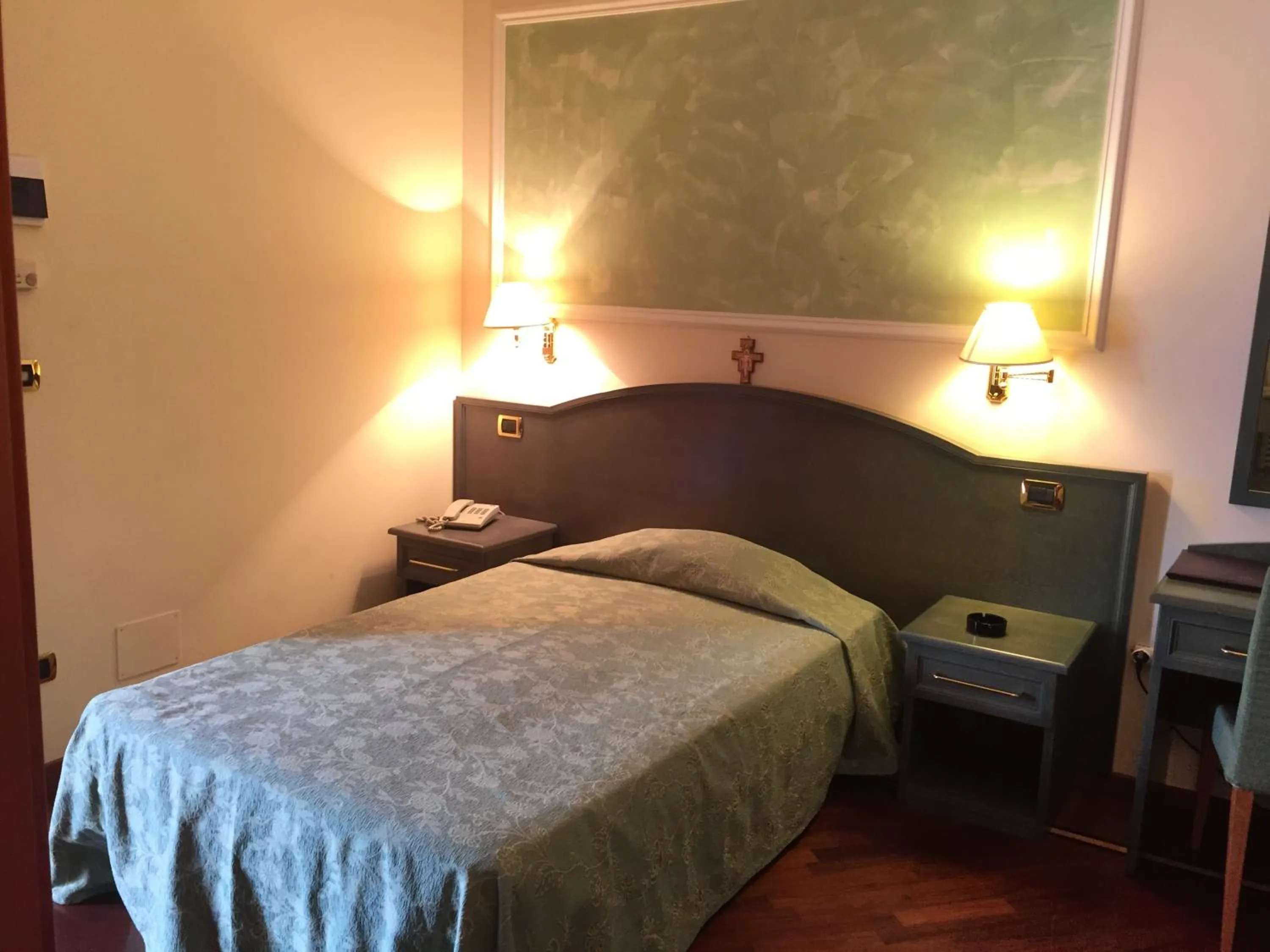 Photo of the whole room, Bed in Oscar e Amorina