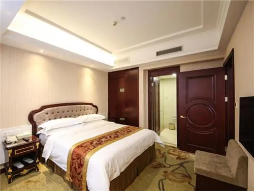 Bed in Vienna Hotel Shanghai Hongqiao Convention & Exhibition Center
