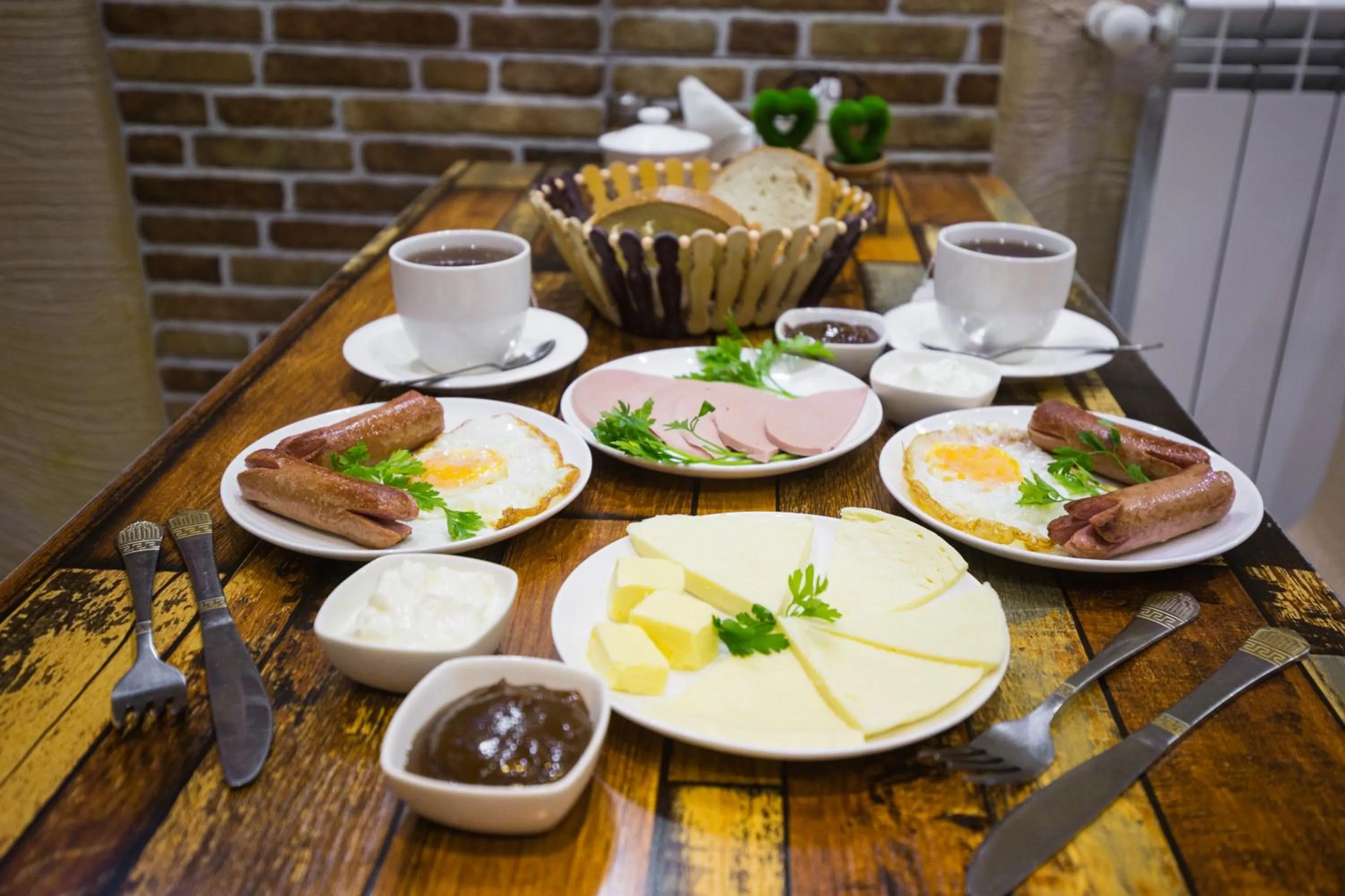 Restaurant/places to eat in Hotel Garden House