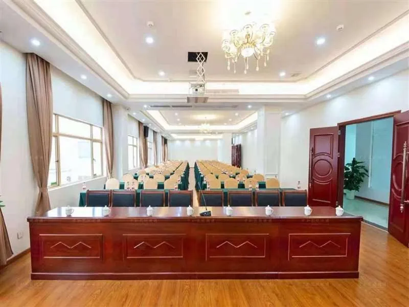 Vienna Hotel Heyuan Hongxing Road