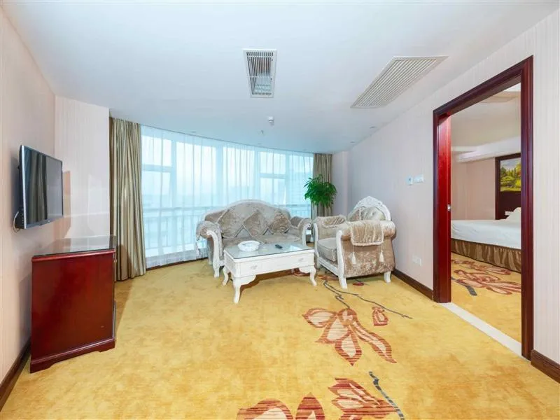 Vienna Hotel Heyuan Hongxing Road