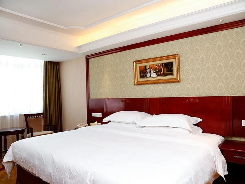 Bed in Vienna Hotel Shenzhen Futian Bagua Road